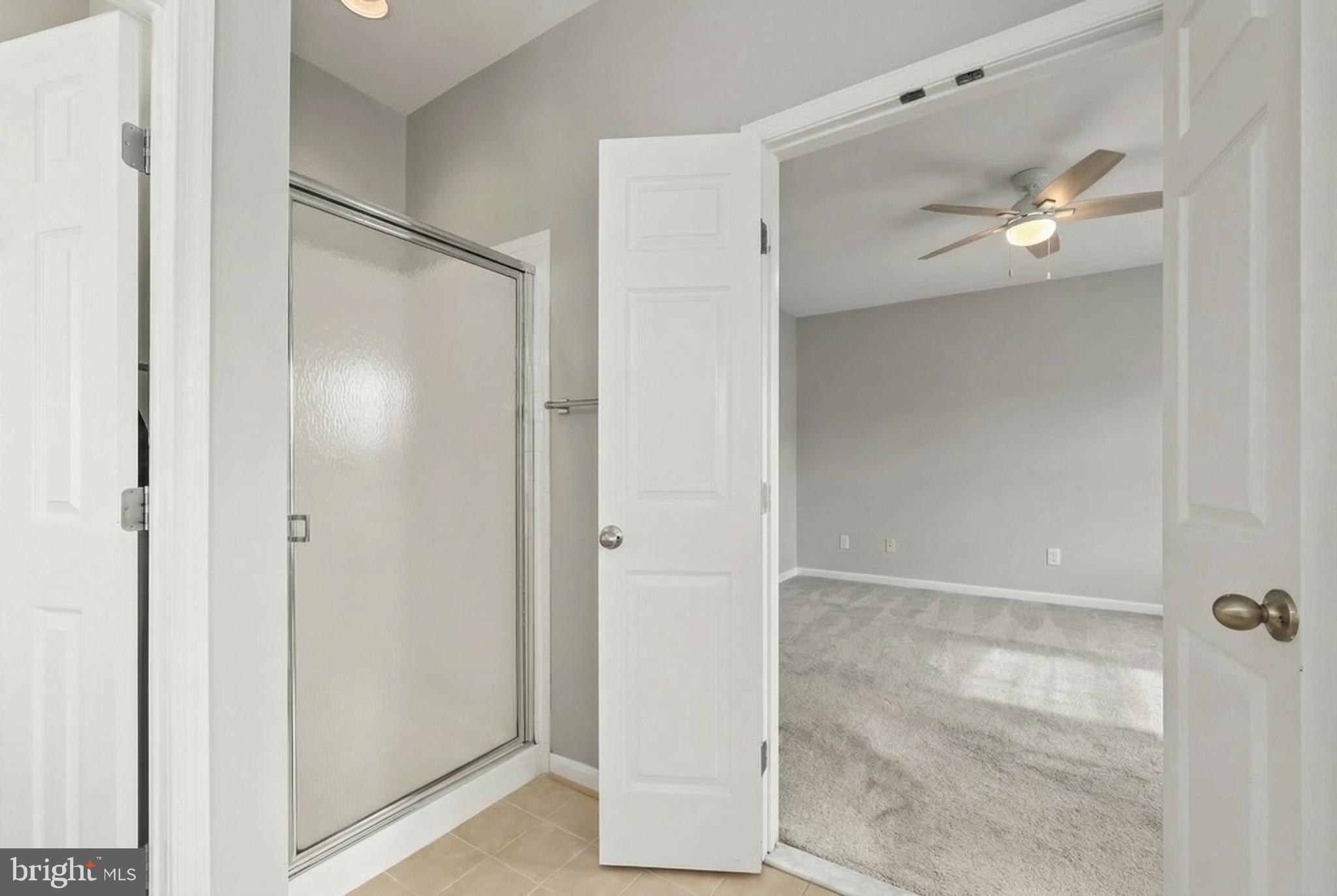 ROUND HILL - Residential