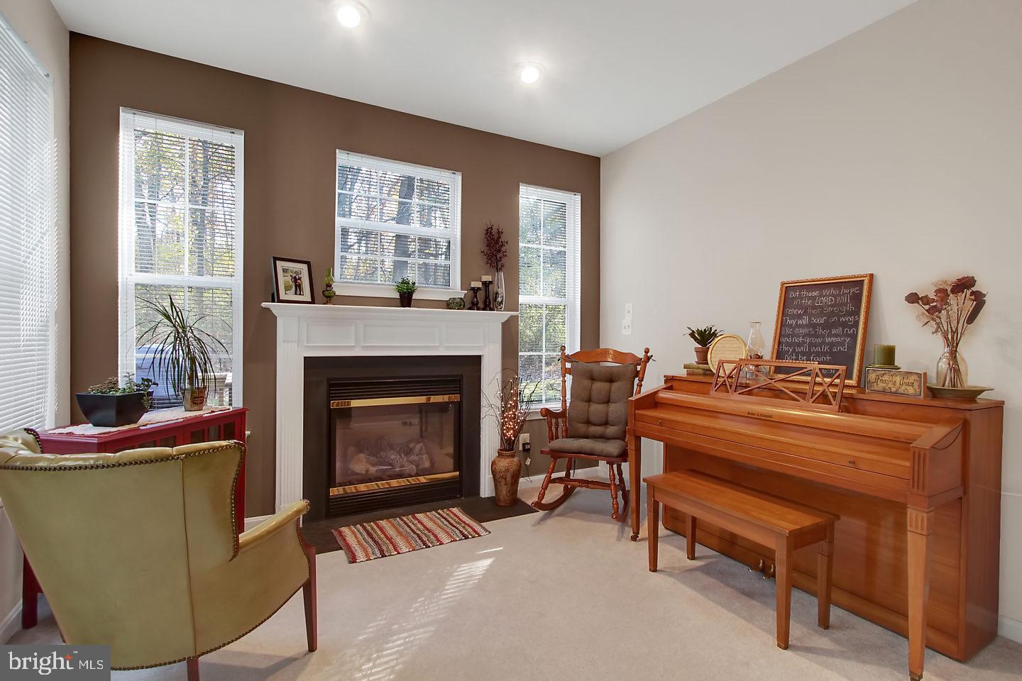 PEACEFIELDS - Residential