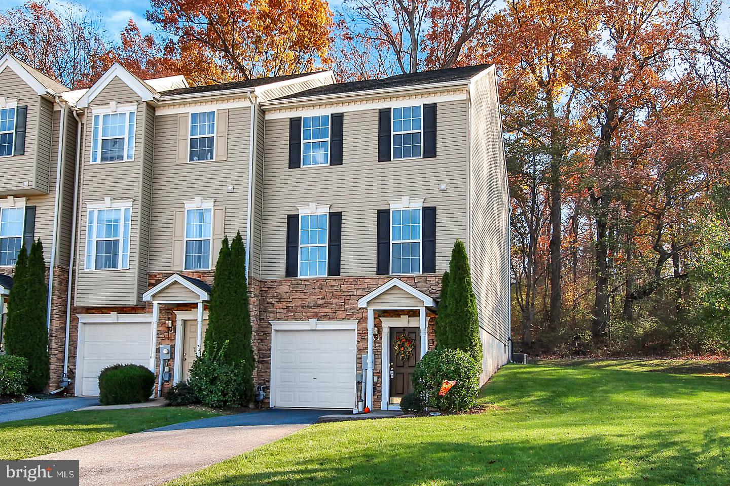 PEACEFIELDS - Residential