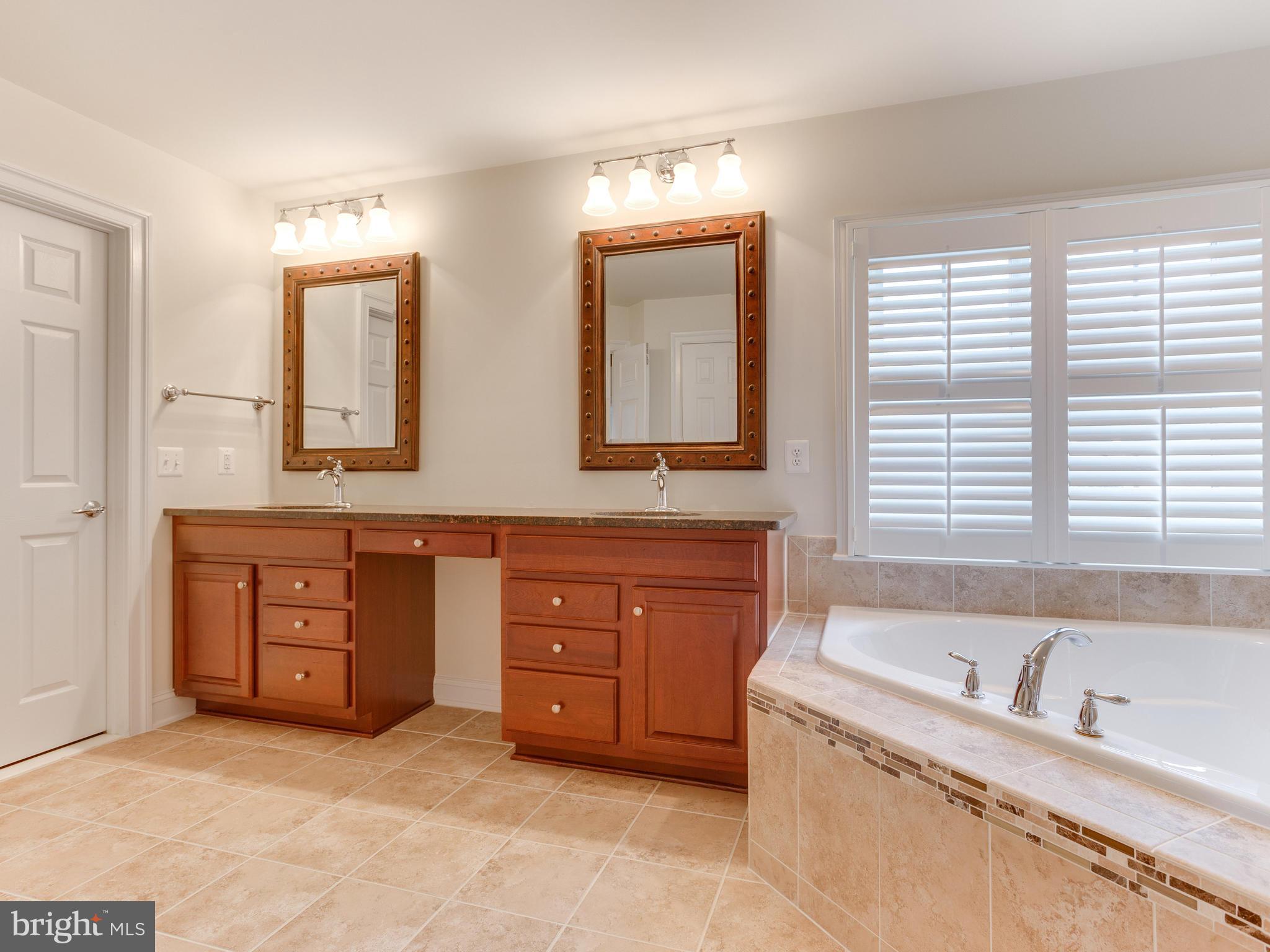 RED CEDAR - Residential