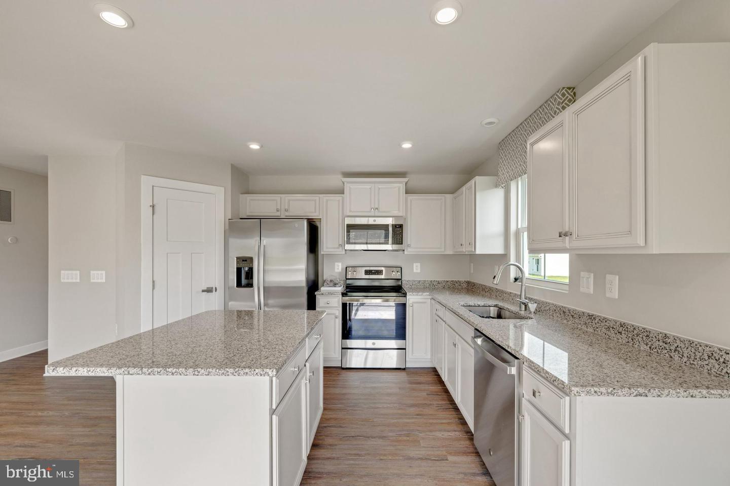 CARDINAL POINTE - Residential