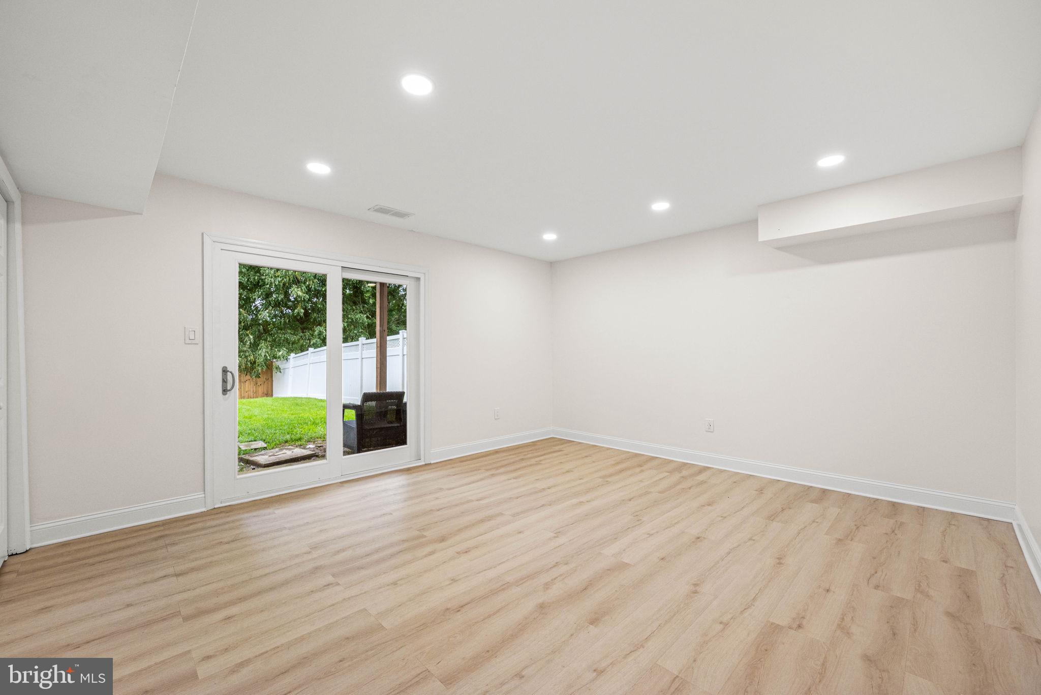3042 GREENSHIRE AVENUE