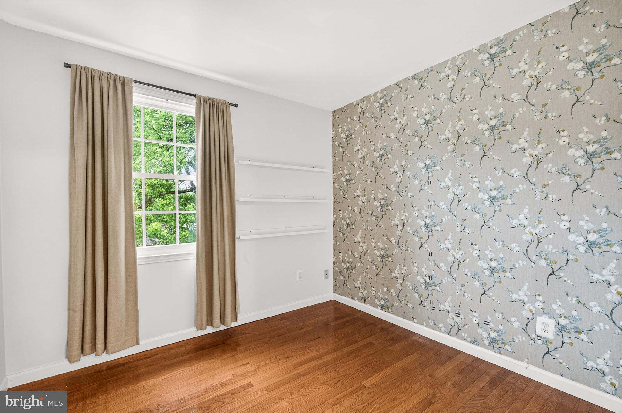 STRATHMEADE SQUARE - Residential