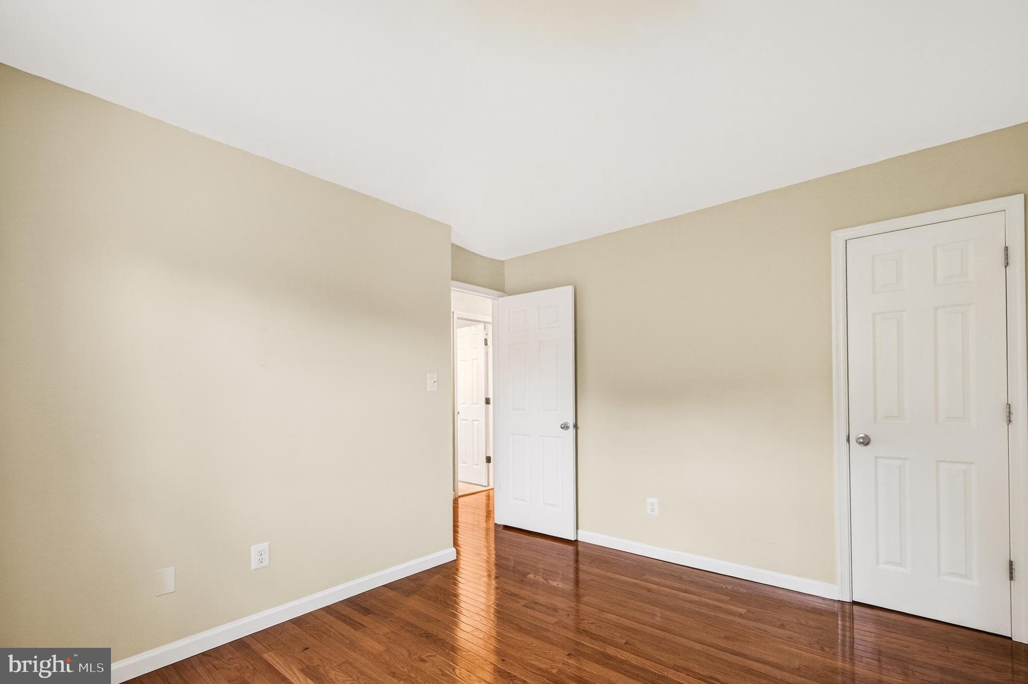 STRATHMEADE SQUARE - Residential