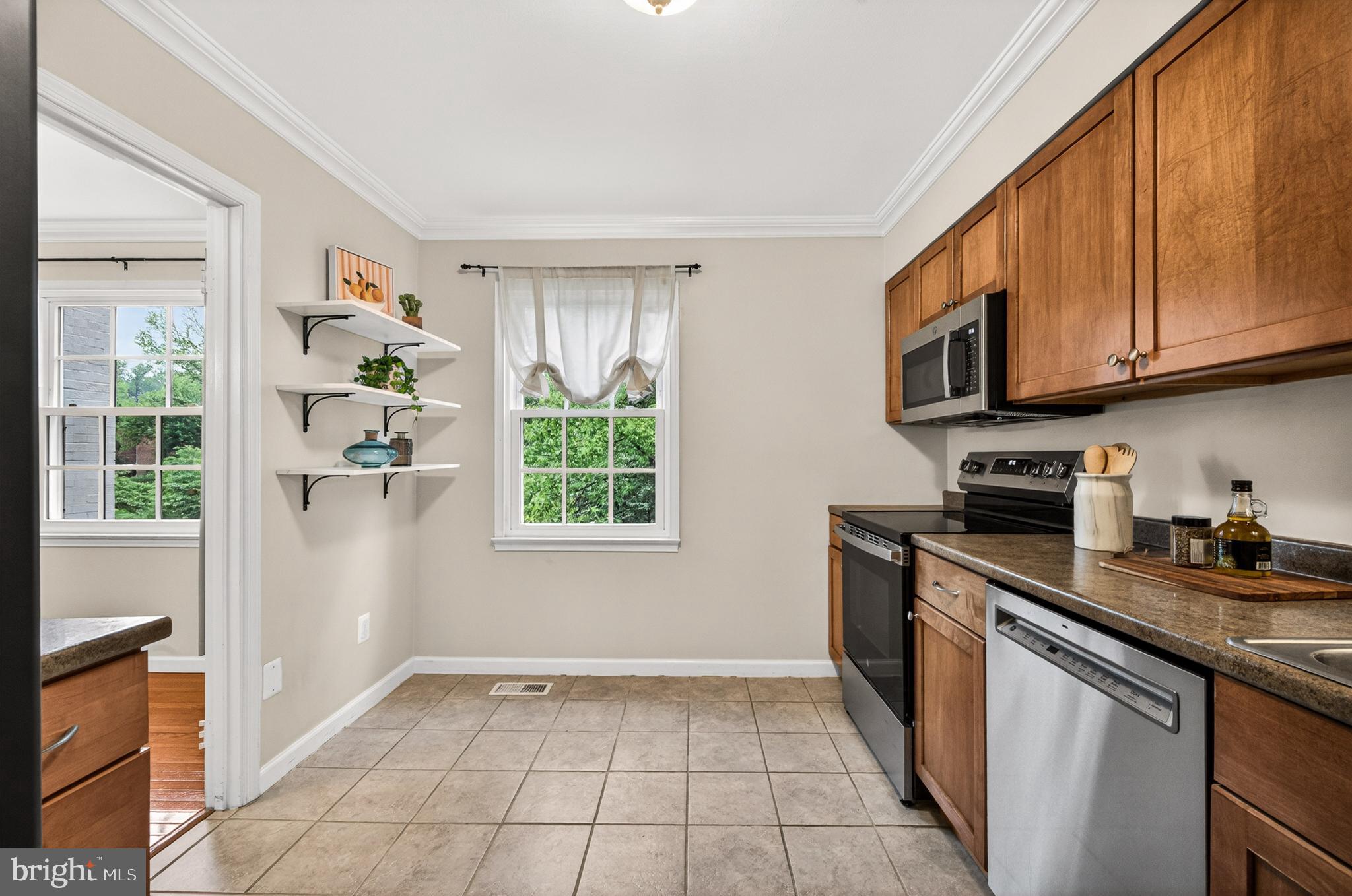 STRATHMEADE SQUARE - Residential