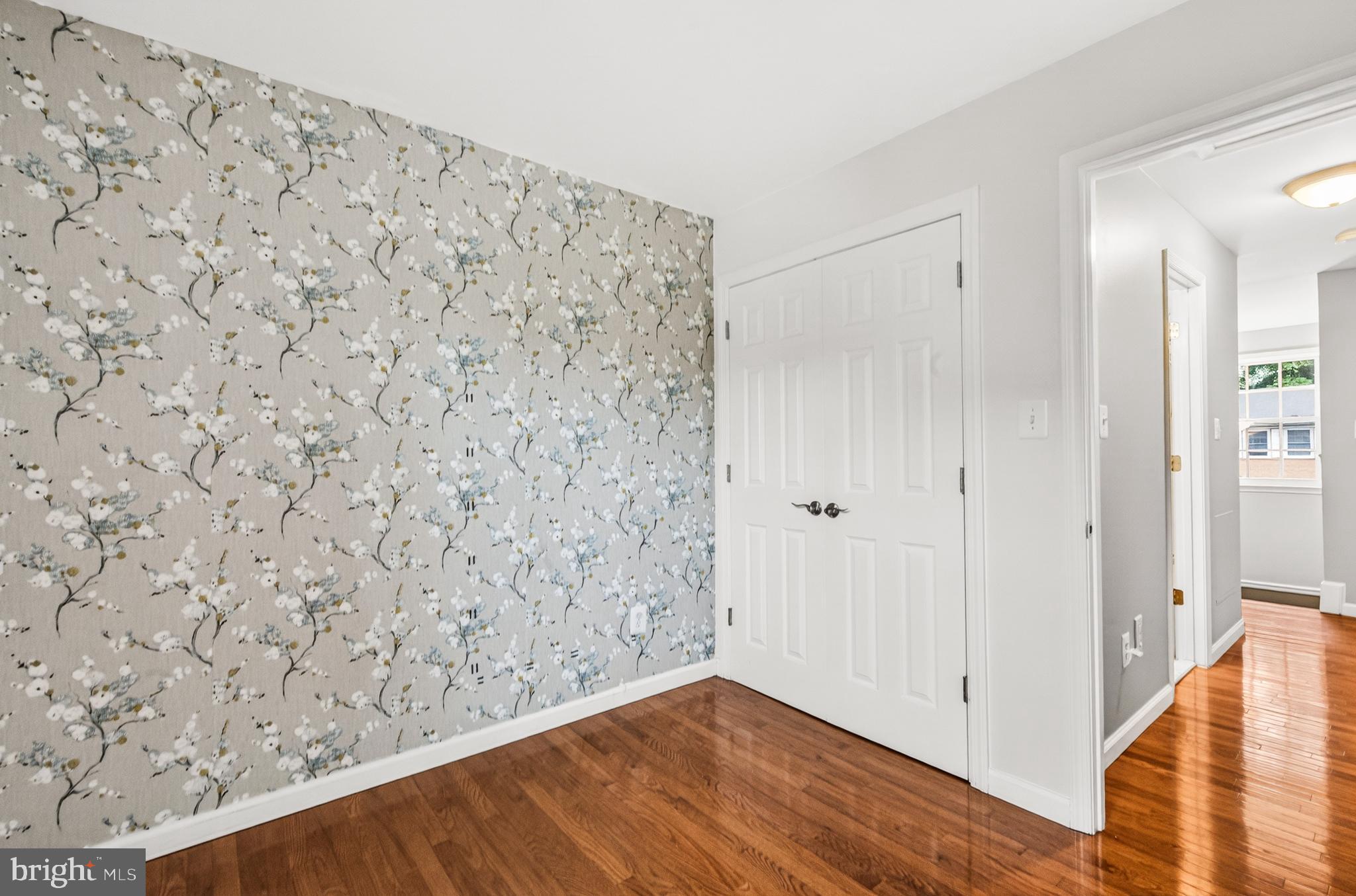 STRATHMEADE SQUARE - Residential