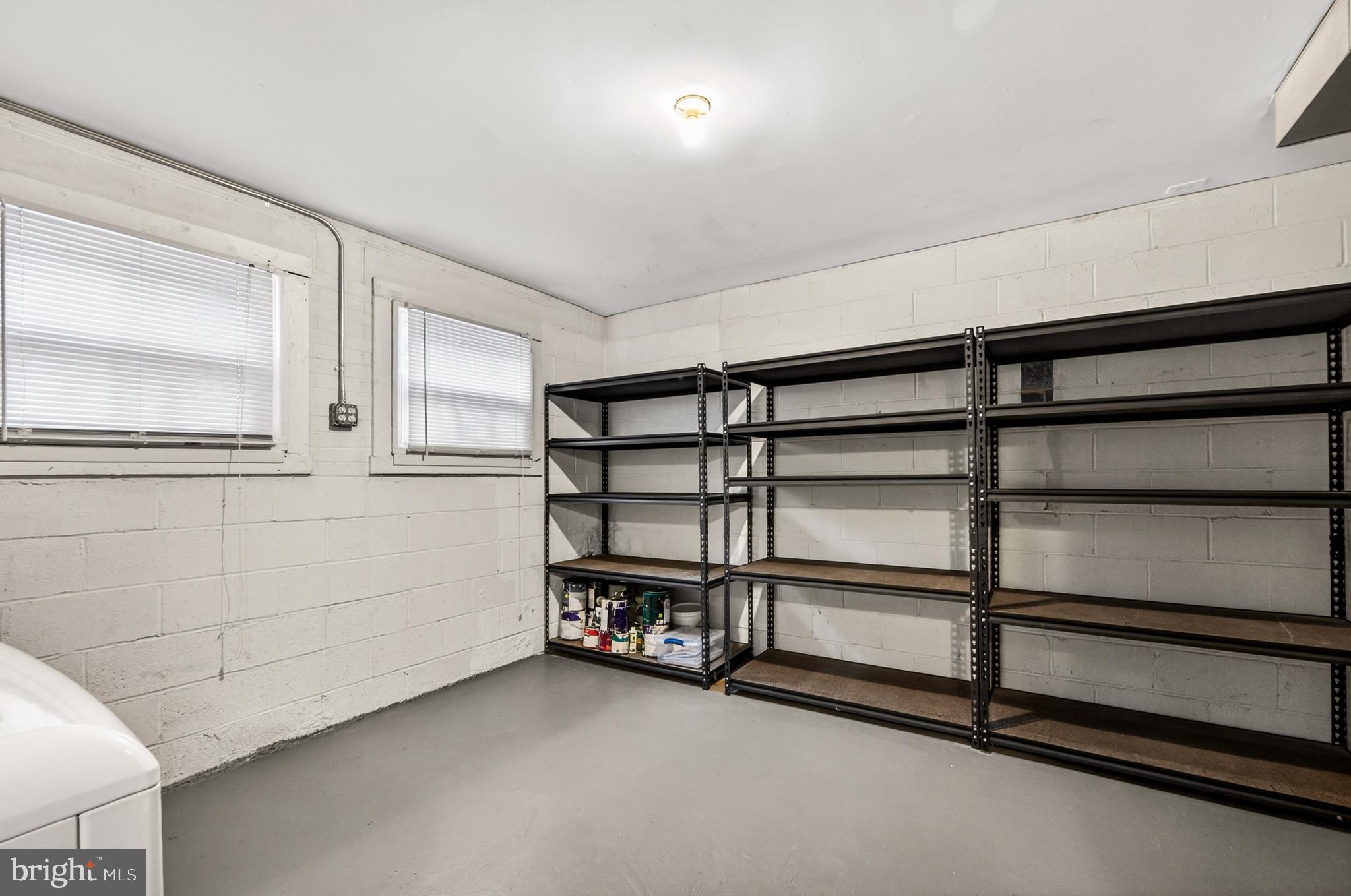 STRATHMEADE SQUARE - Residential