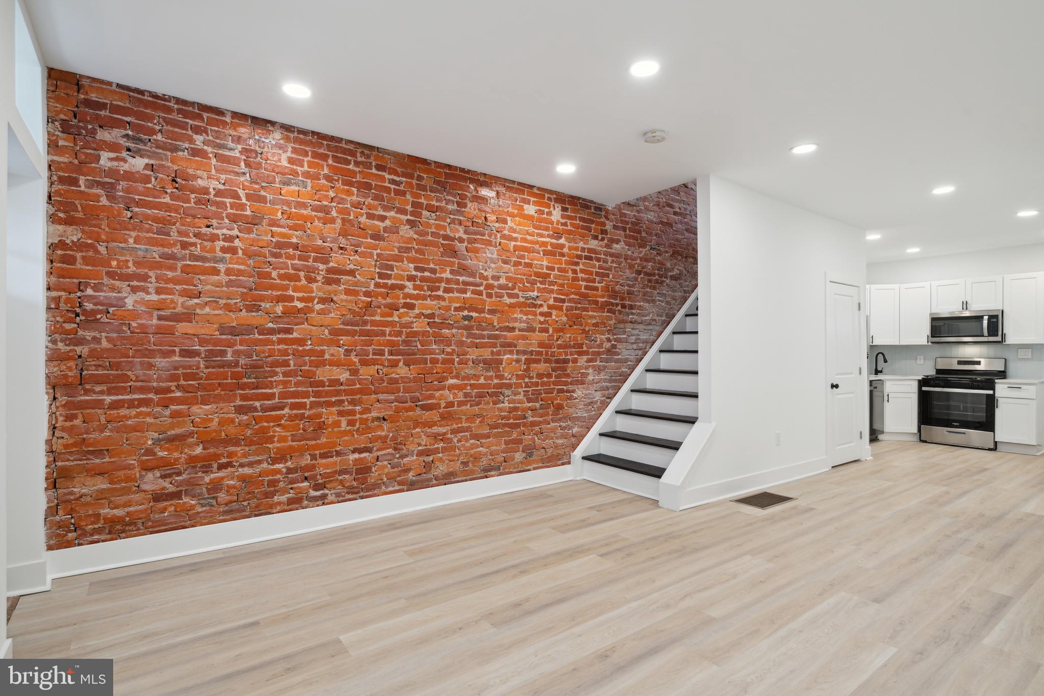 1672 N WILTON STREET