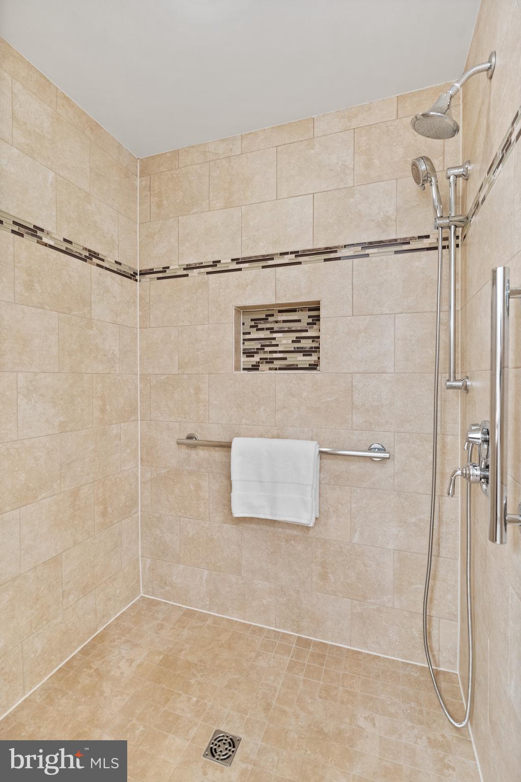 KENTLANDS RIDGE - Residential