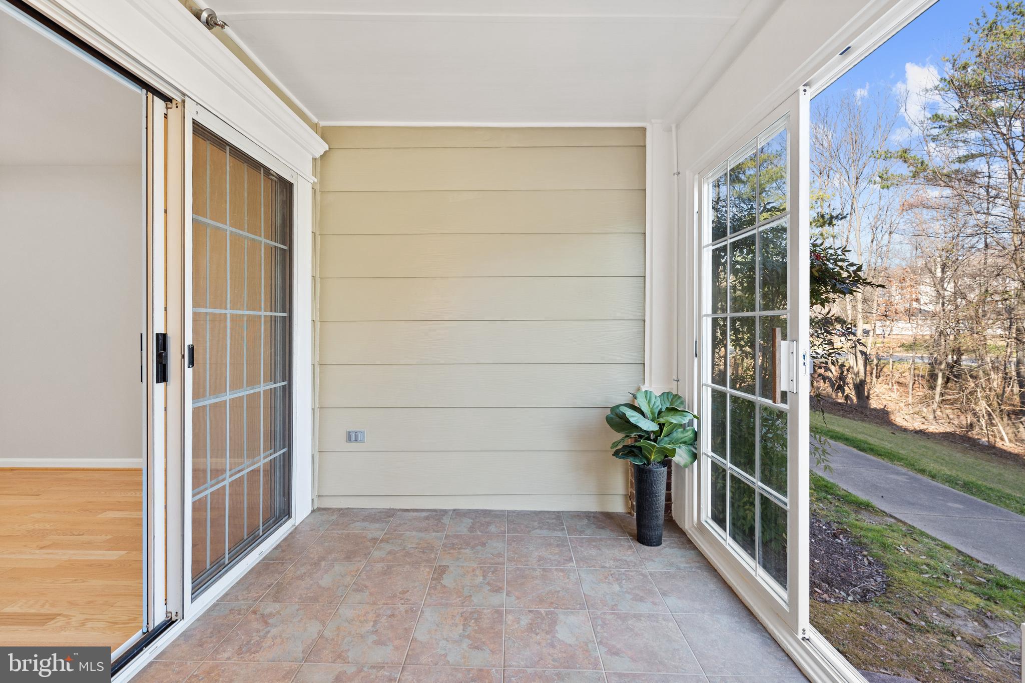 KENTLANDS RIDGE - Residential