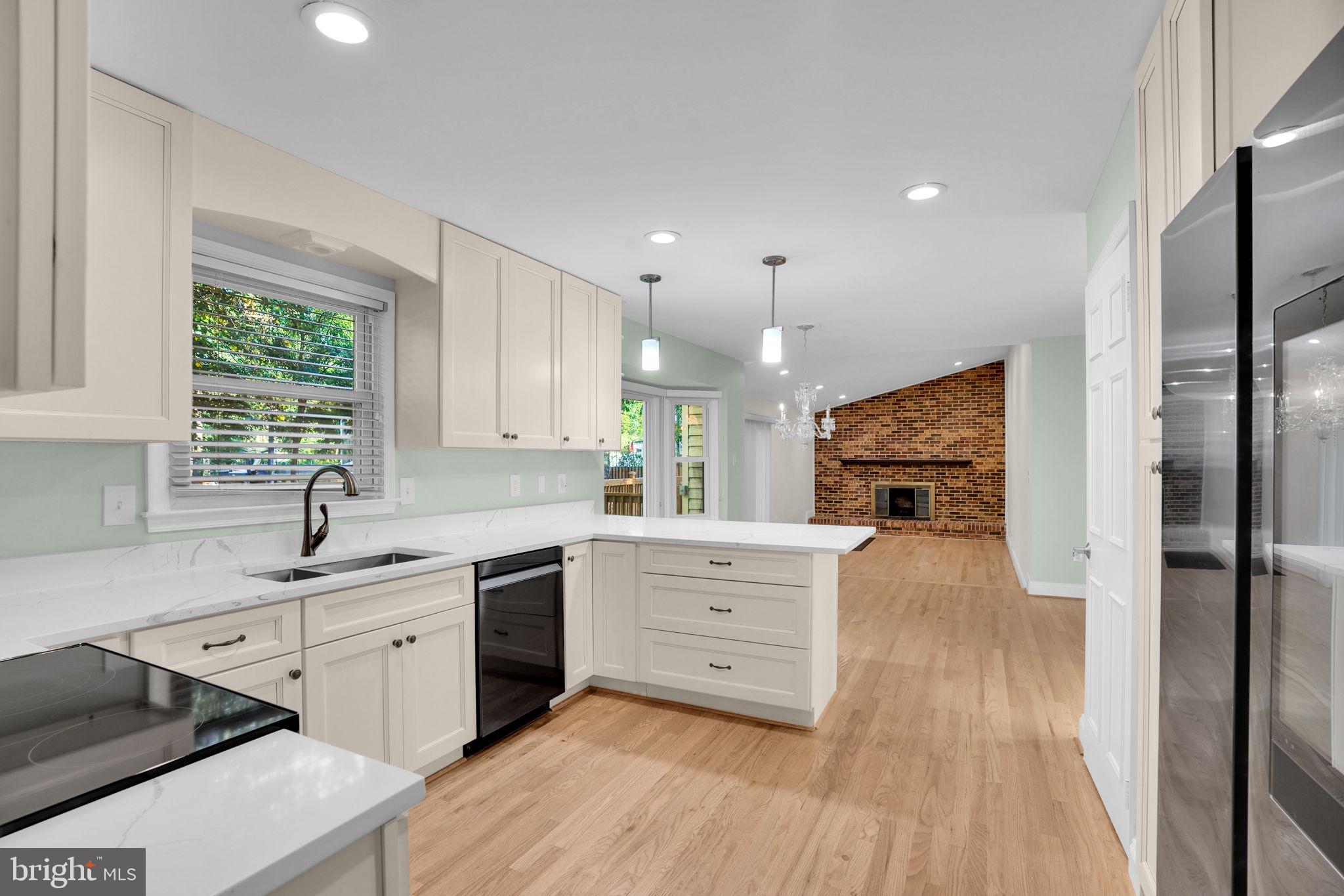 2909 CEDAREST ROAD