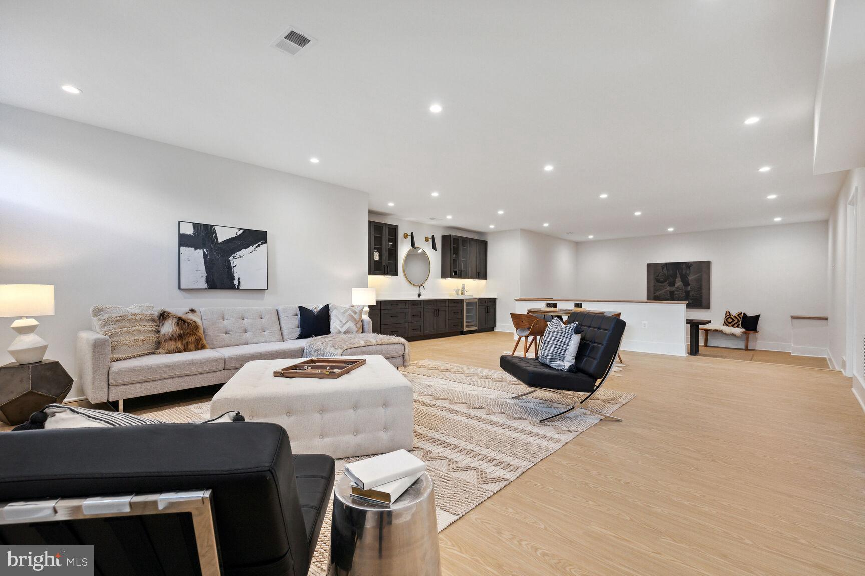 CHESTERBROOK GARDENS - Residential