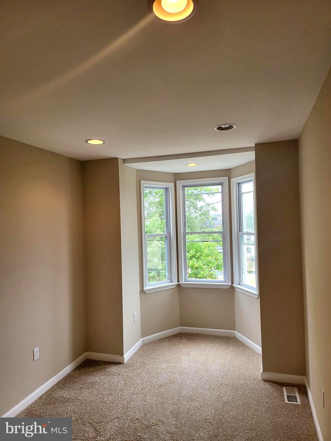 OLIVER - Residential