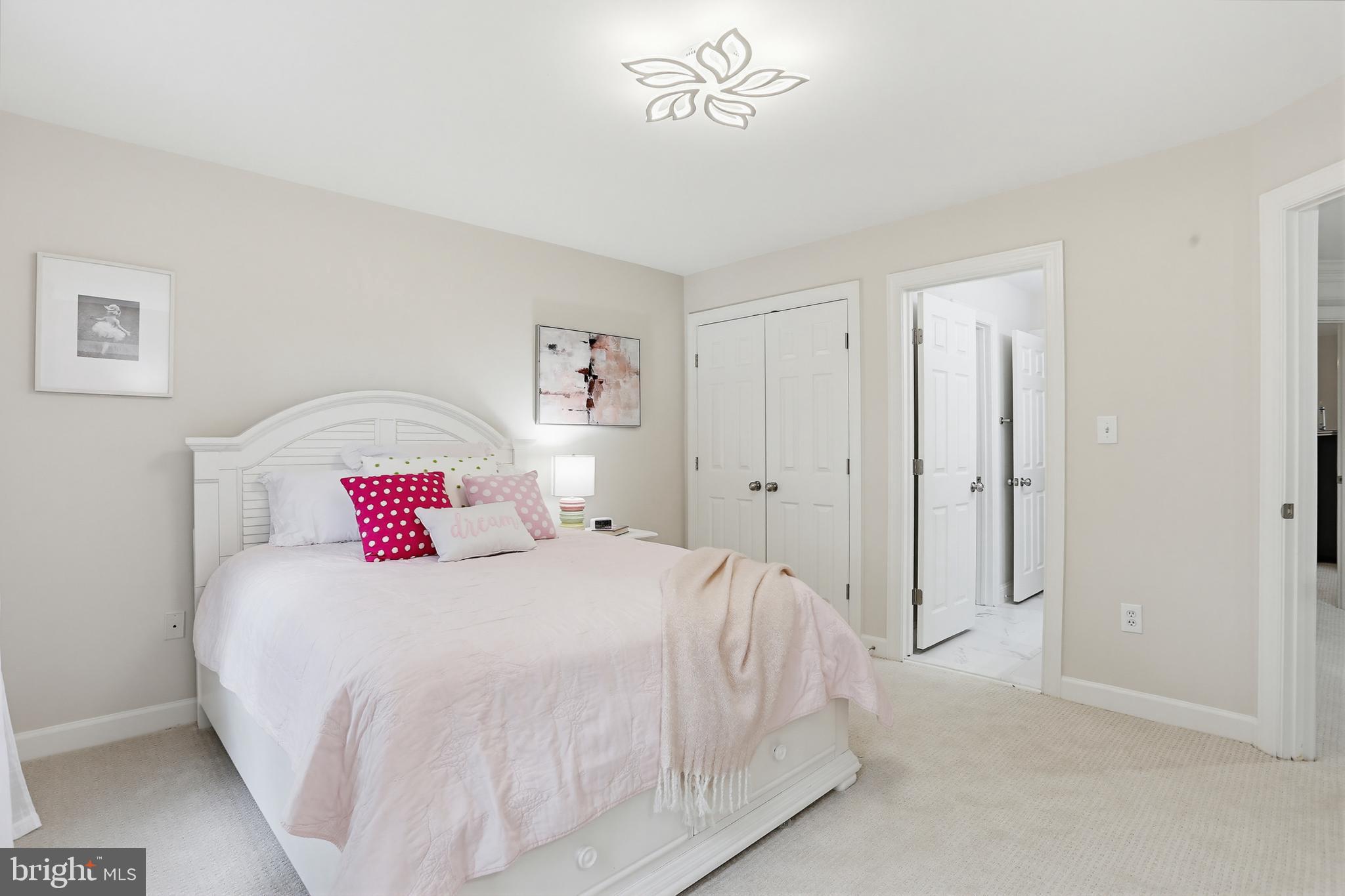 HAMPSHIRE GREENS - Residential