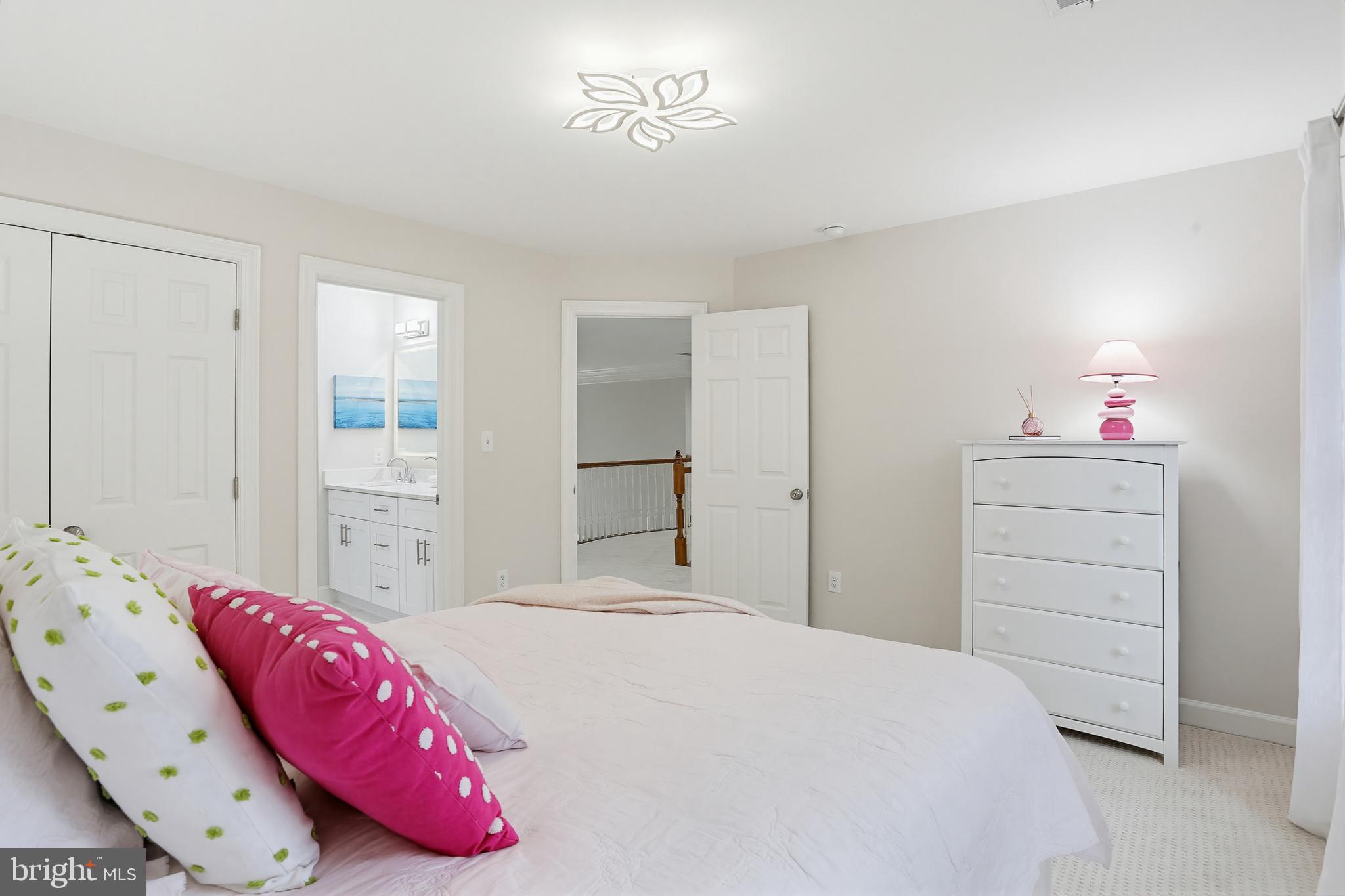 HAMPSHIRE GREENS - Residential
