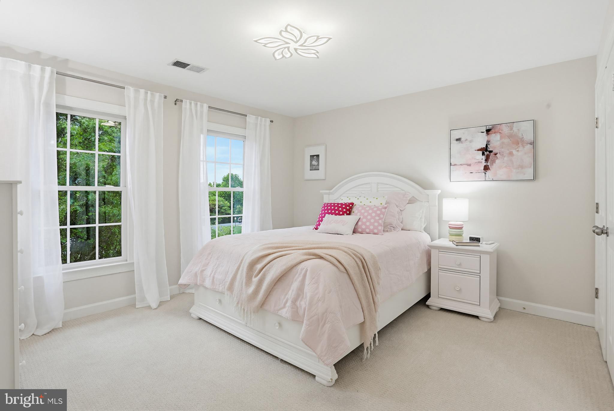 HAMPSHIRE GREENS - Residential