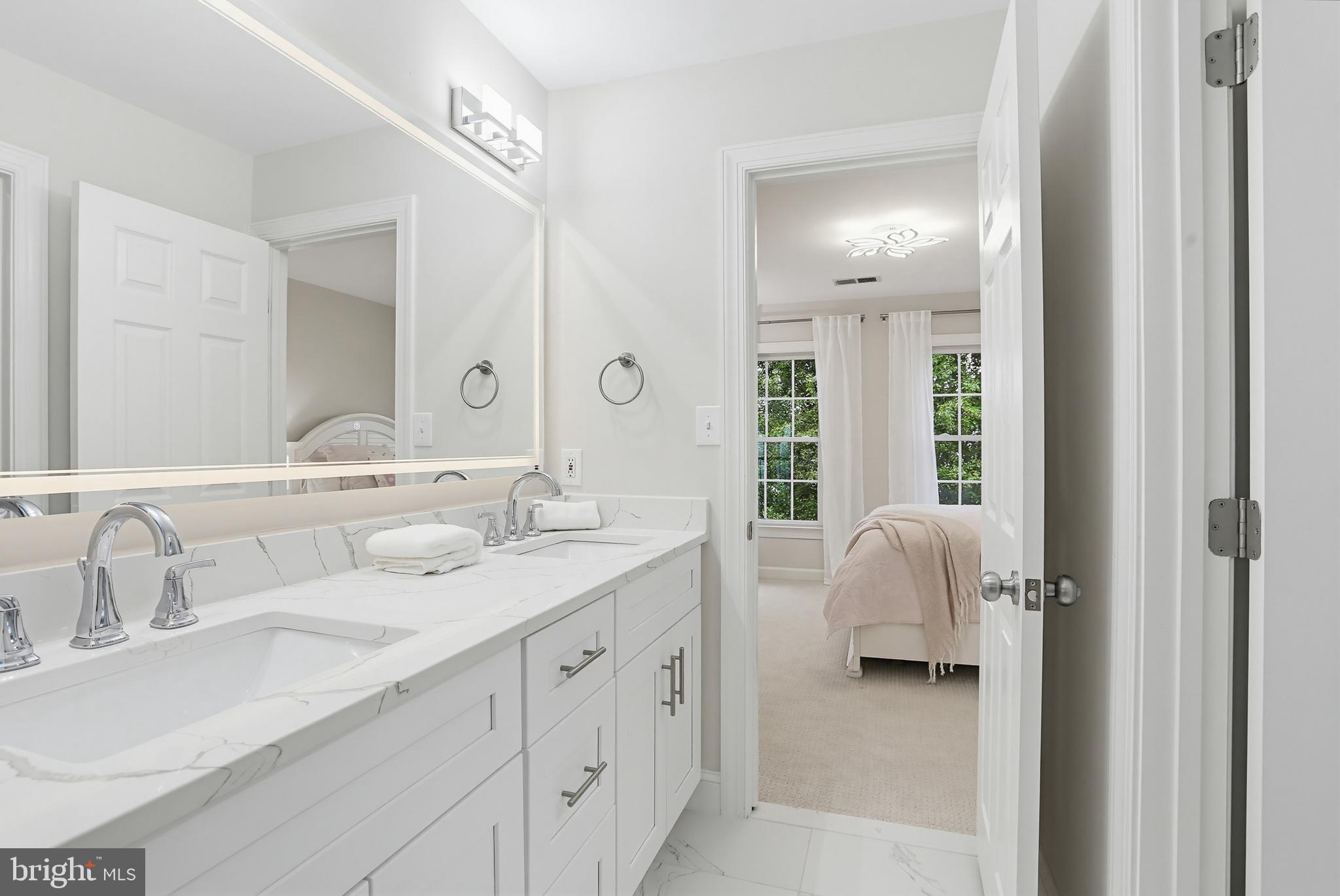 HAMPSHIRE GREENS - Residential