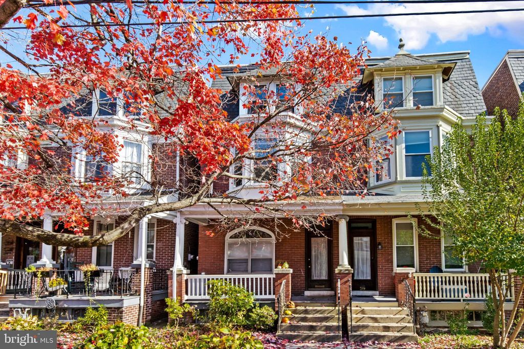 Photo of 321 COLLEGE AVE, LANCASTER, PA 17603 (MLS # PALA2027448)