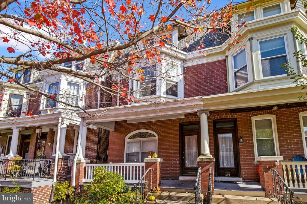 Photo of 321 COLLEGE AVE, LANCASTER, PA 17603 (MLS # PALA2027448)