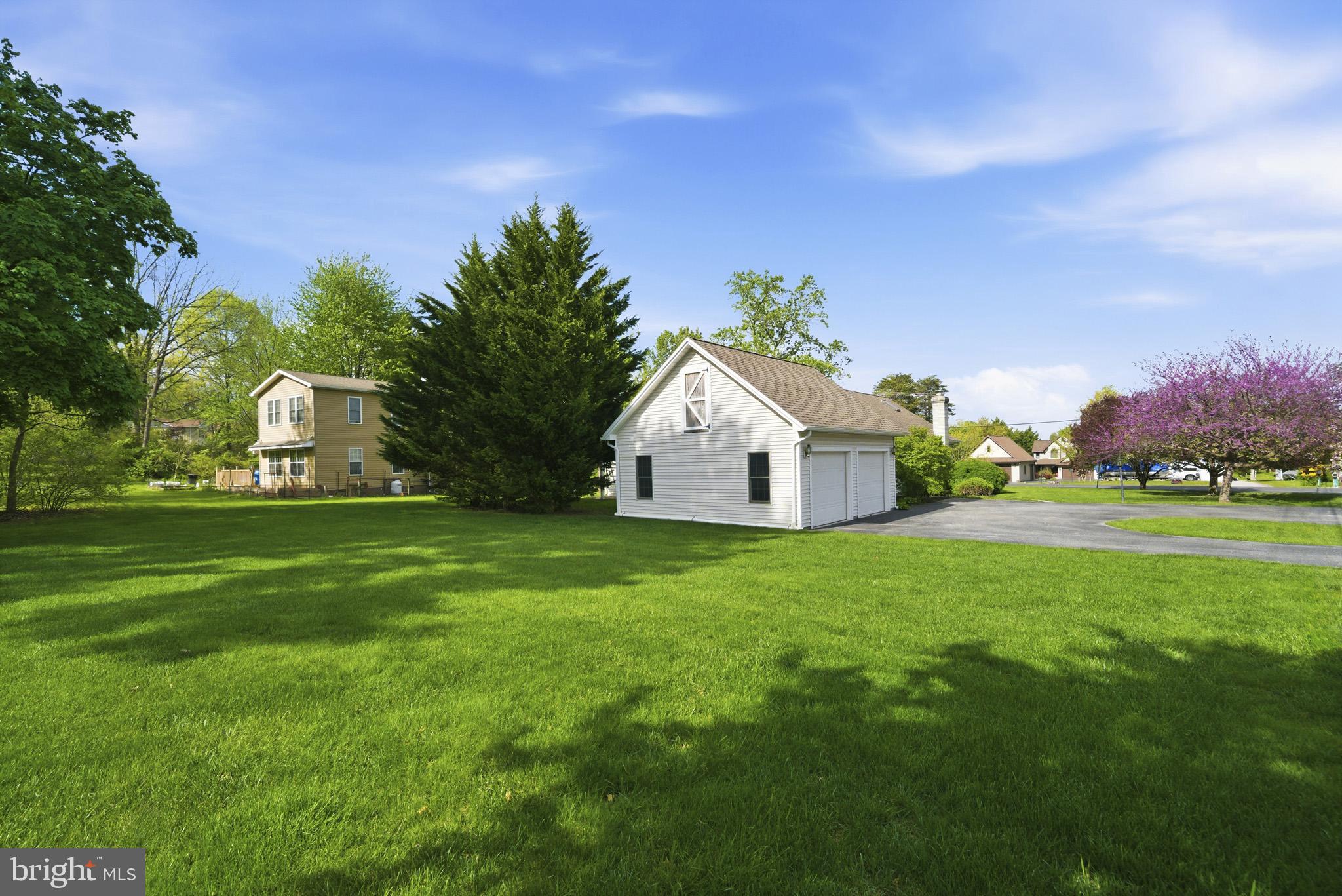 LAKE HERITAGE - Residential