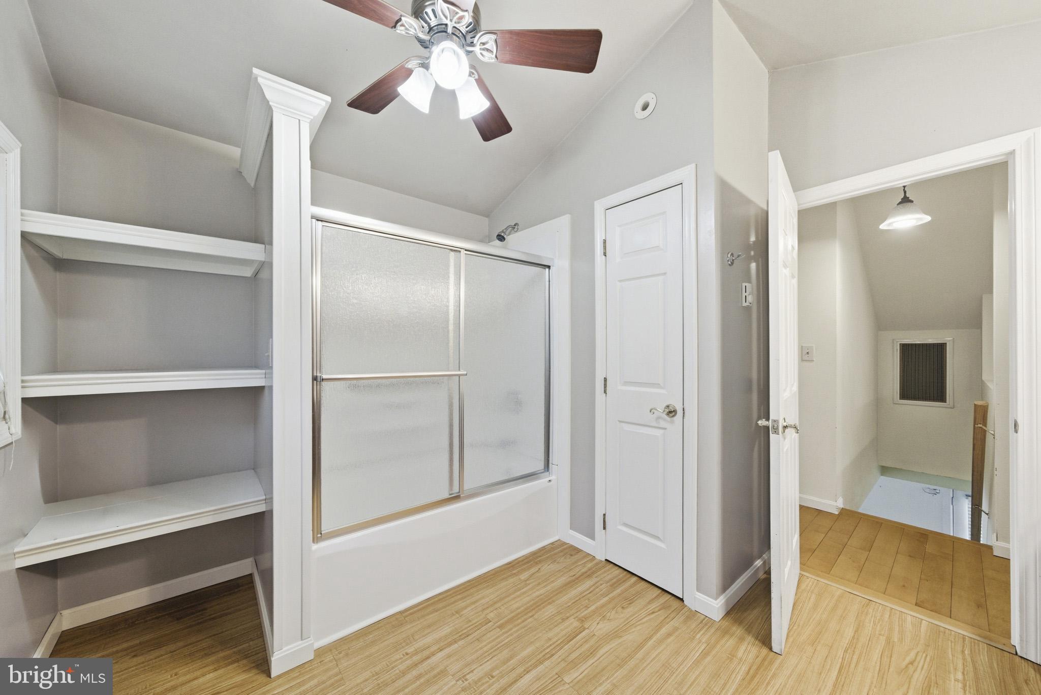 LAKE HERITAGE - Residential