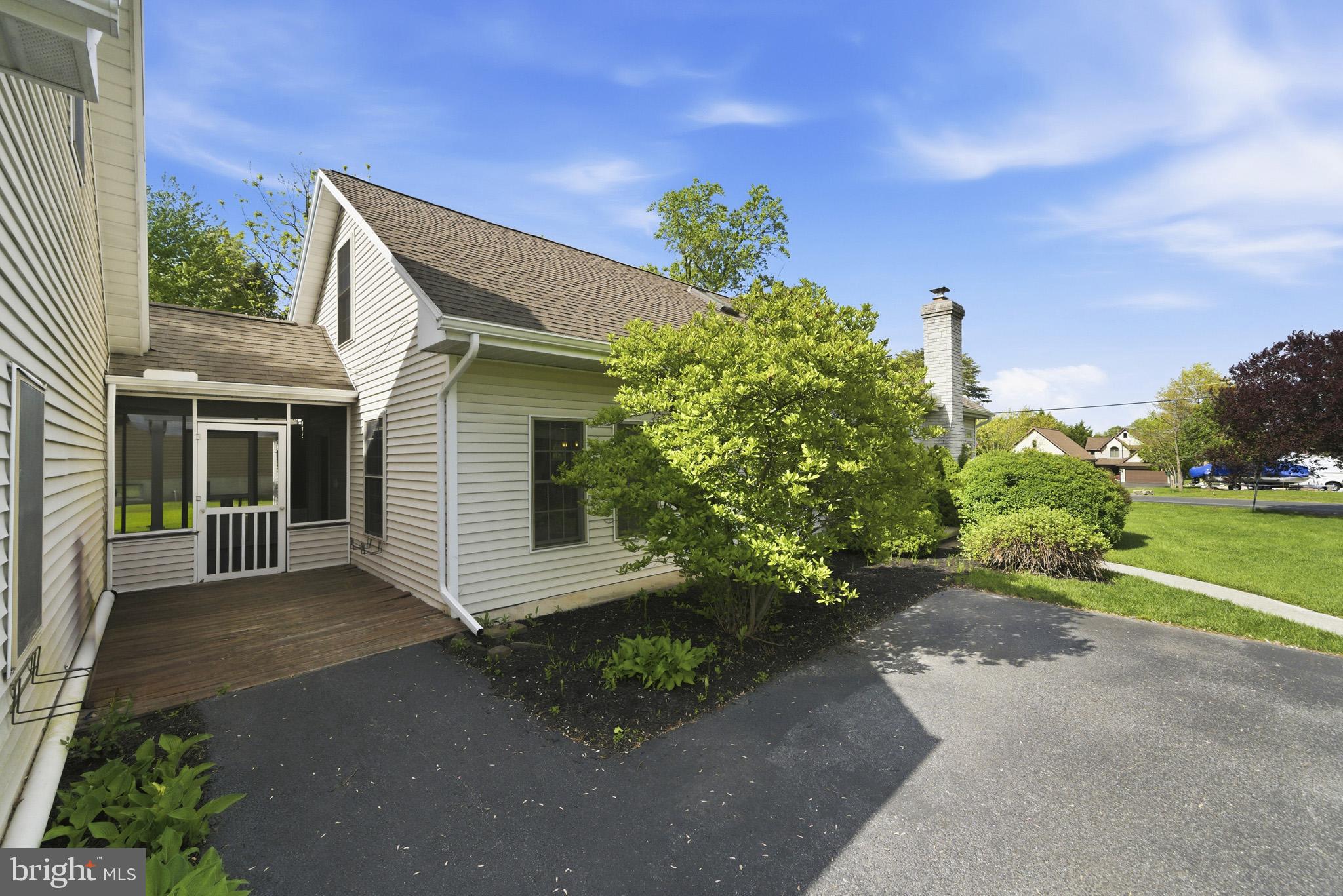 LAKE HERITAGE - Residential