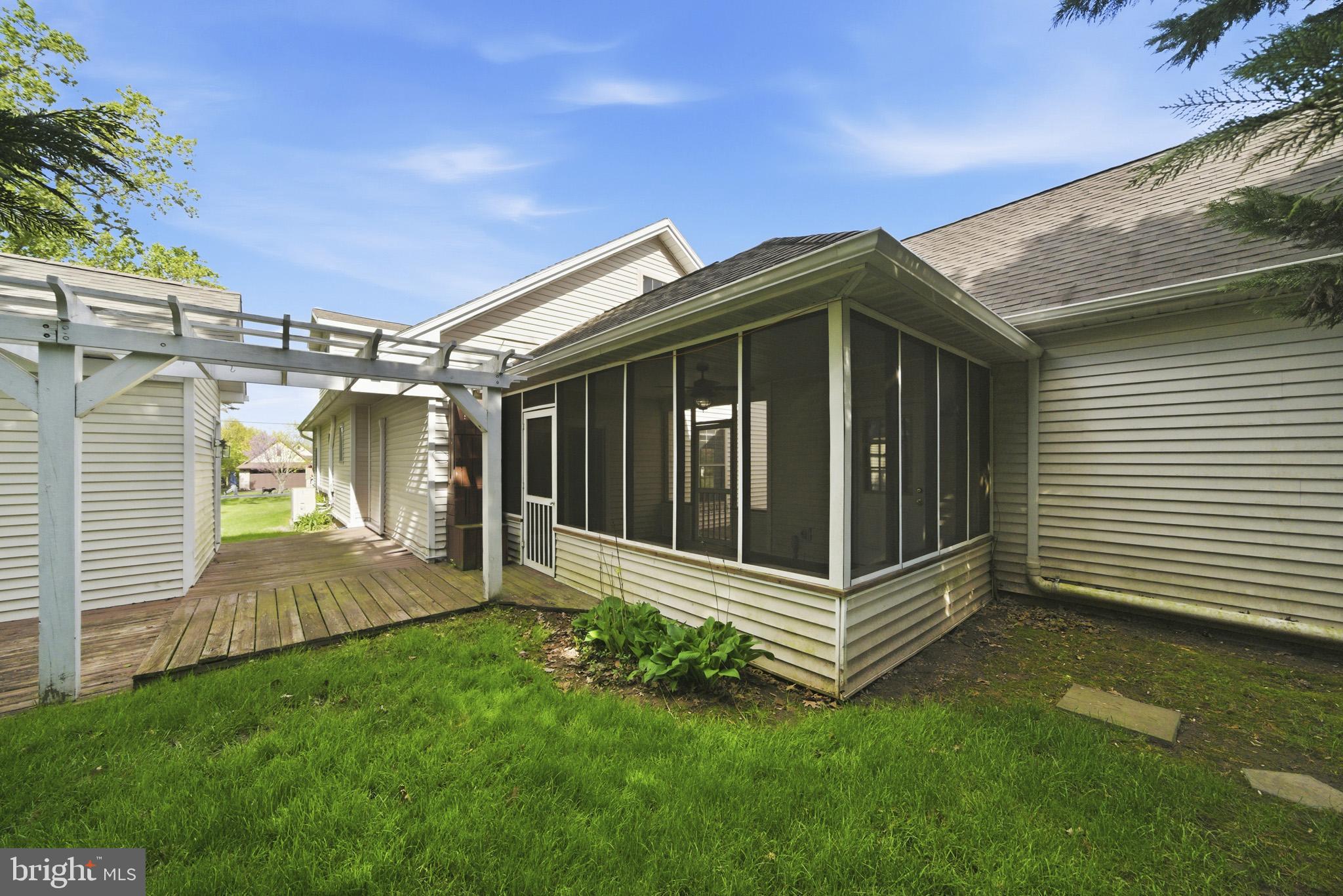 LAKE HERITAGE - Residential