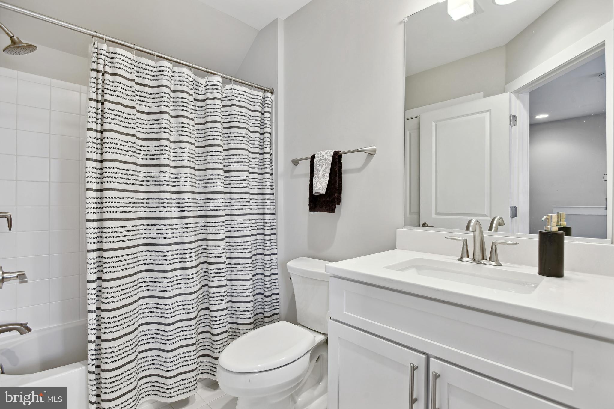 MAYFAIR ON MAIN - Residential