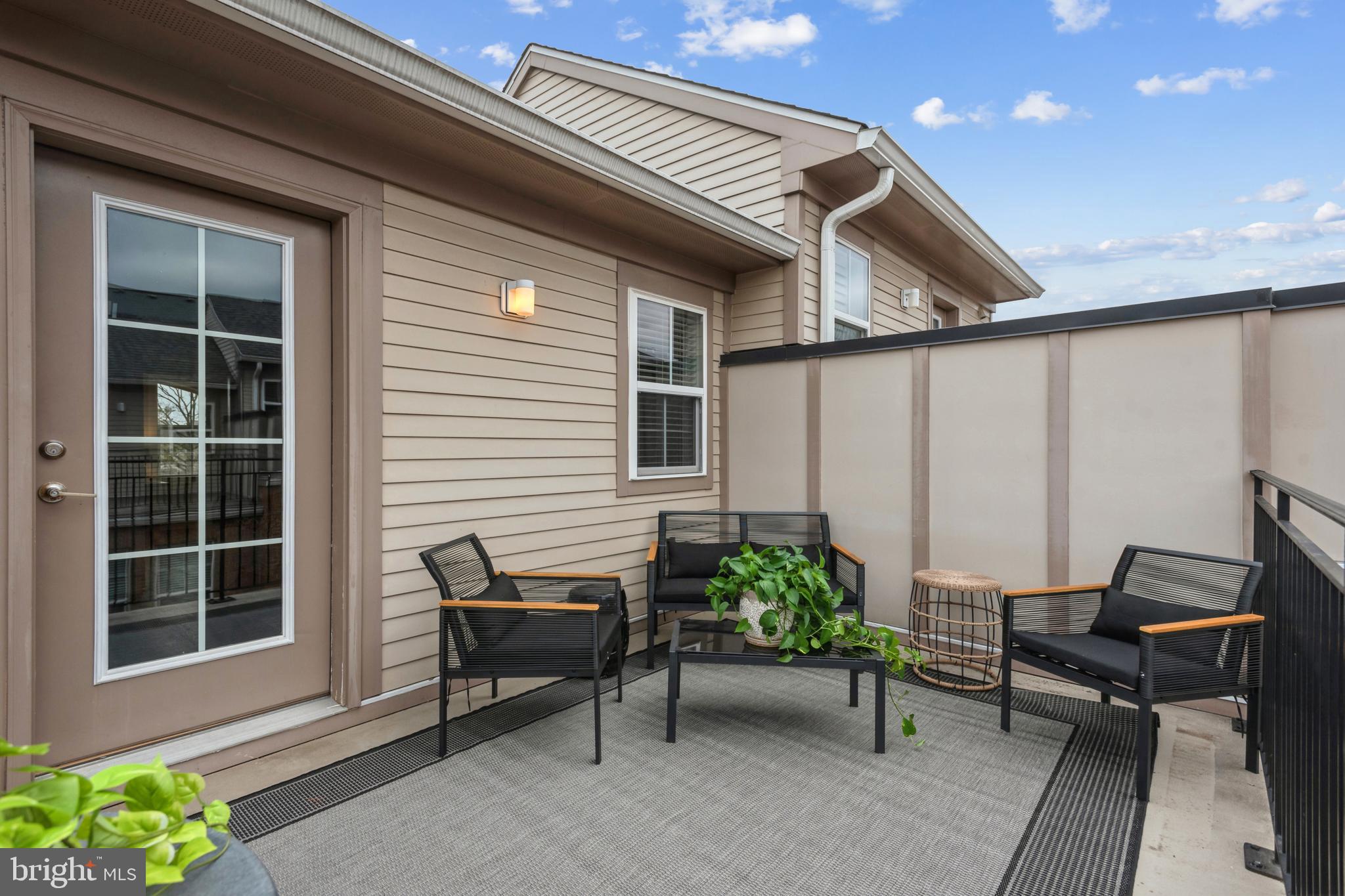 MAYFAIR ON MAIN - Residential