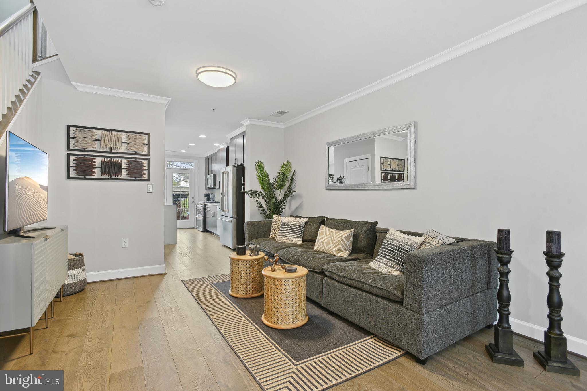 MAYFAIR ON MAIN - Residential