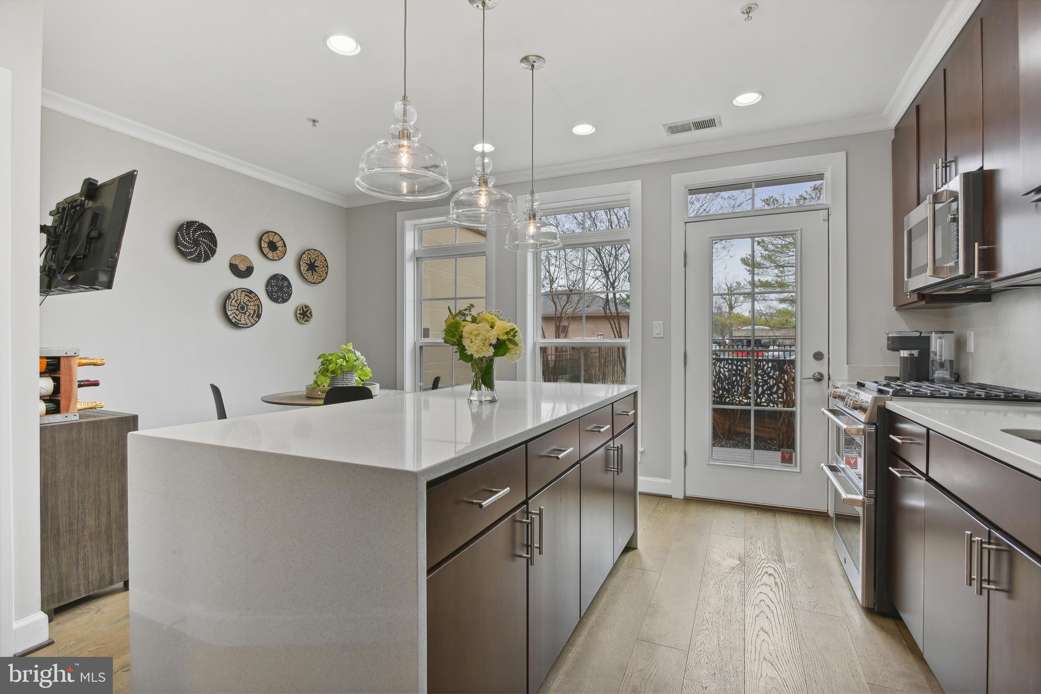 MAYFAIR ON MAIN - Residential