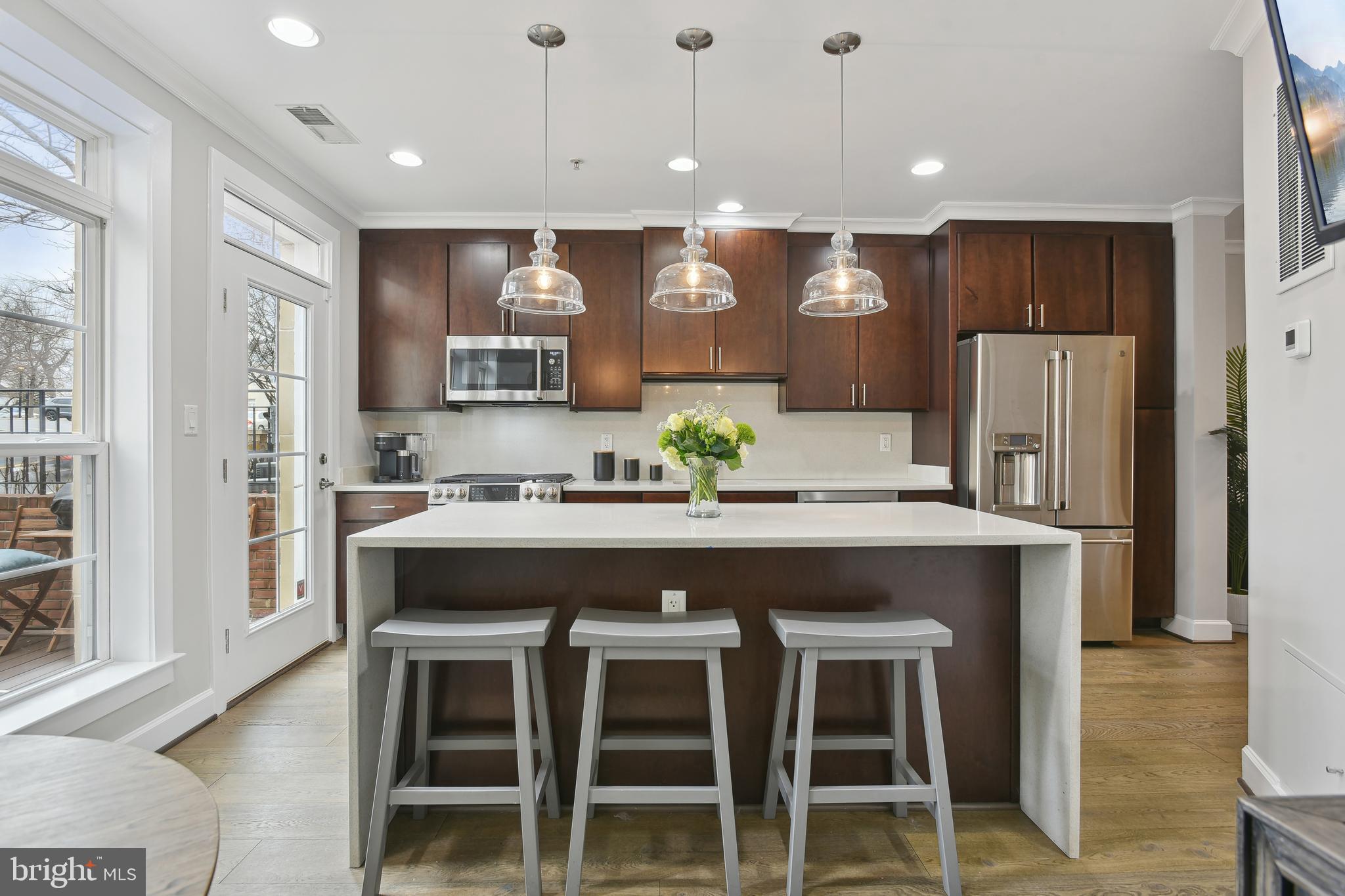 MAYFAIR ON MAIN - Residential