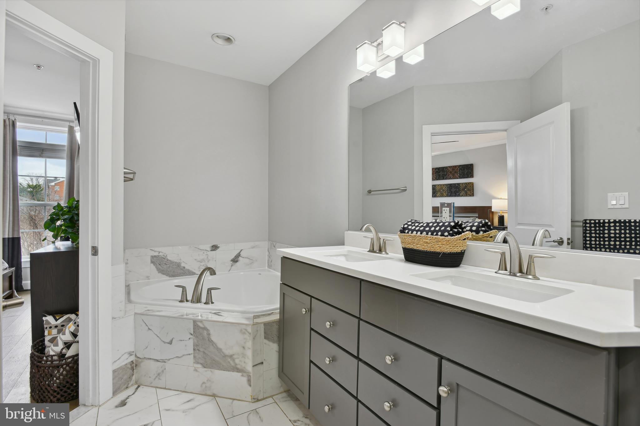 MAYFAIR ON MAIN - Residential