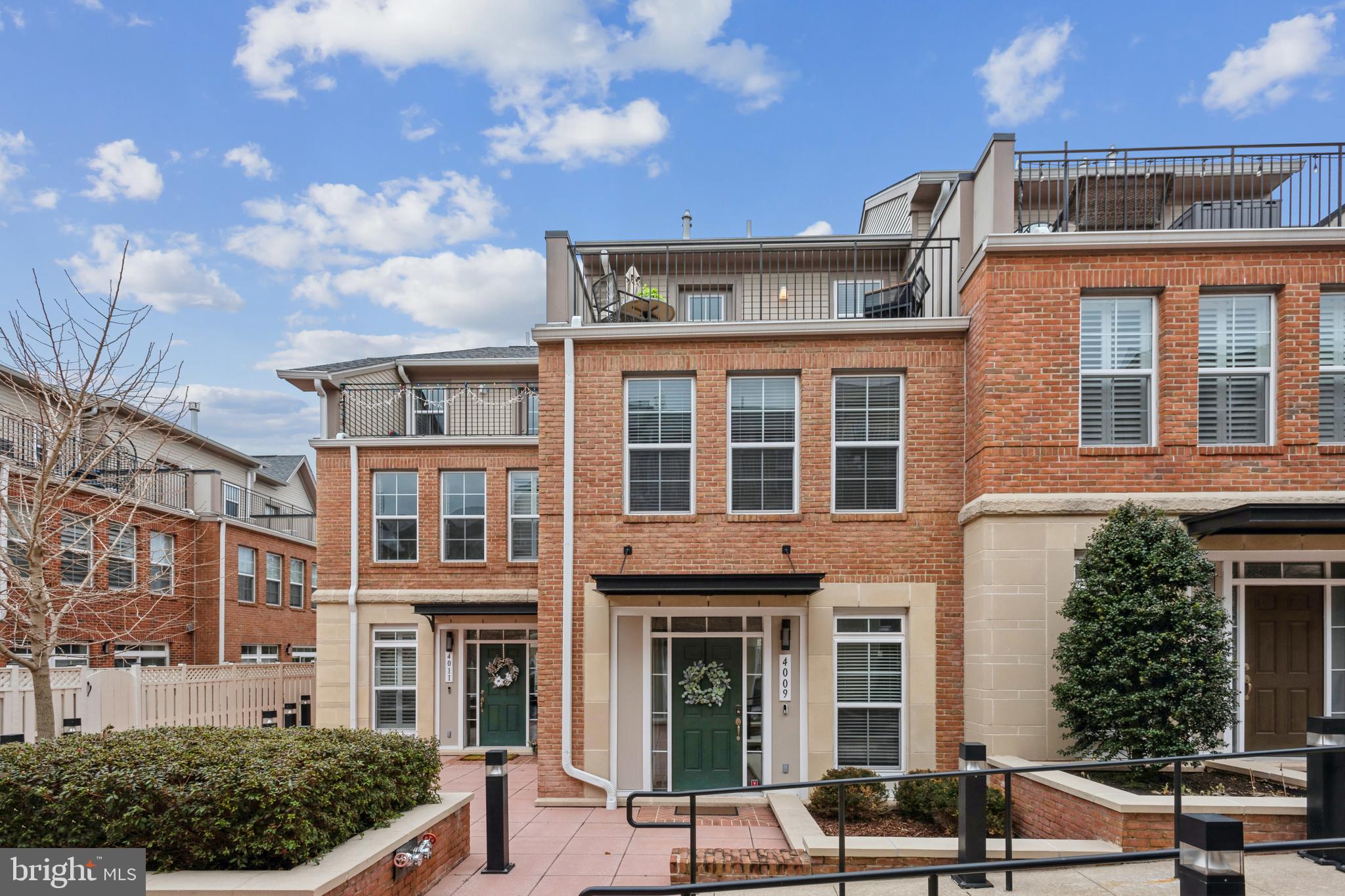 MAYFAIR ON MAIN - Residential