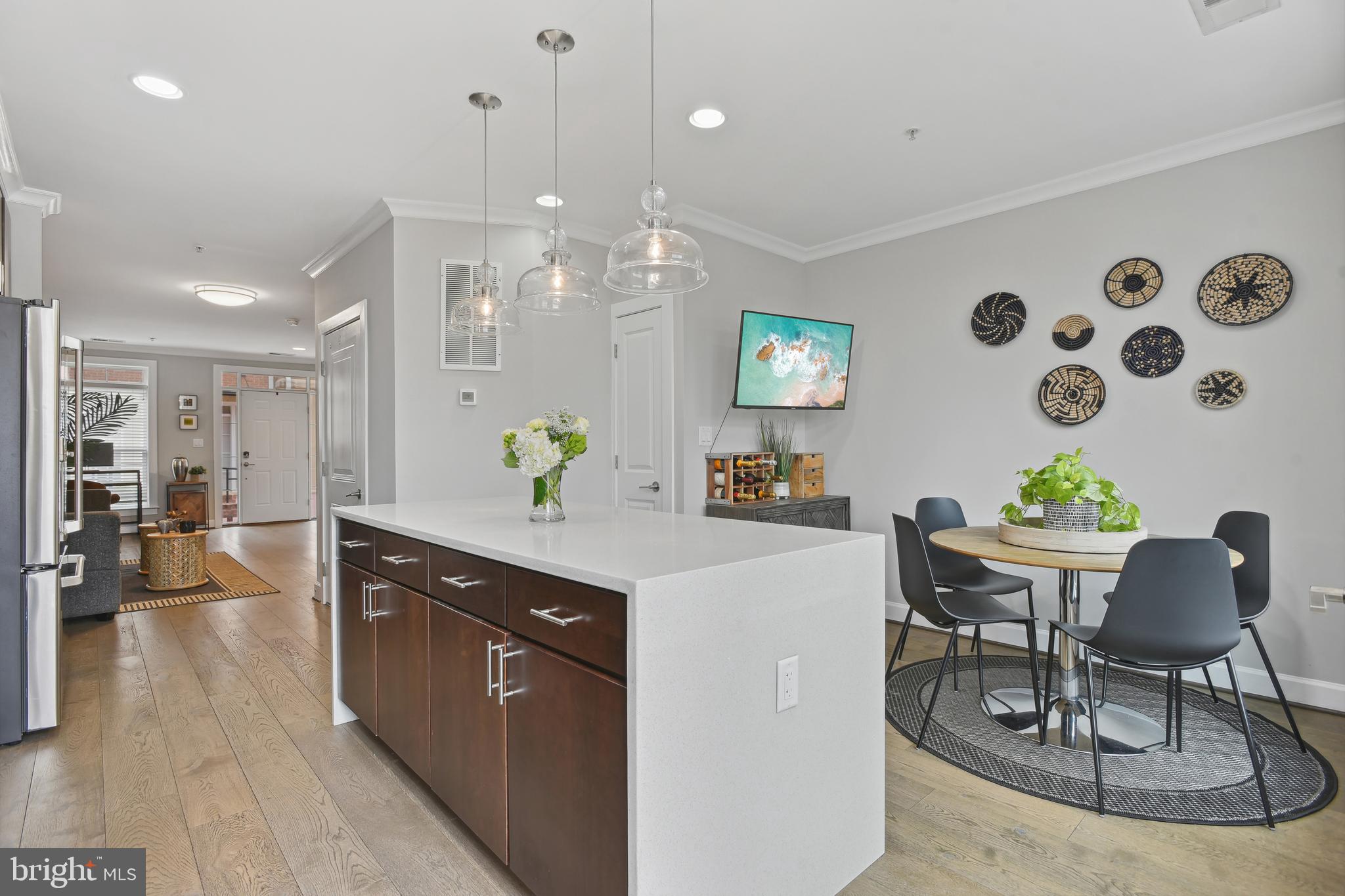 MAYFAIR ON MAIN - Residential