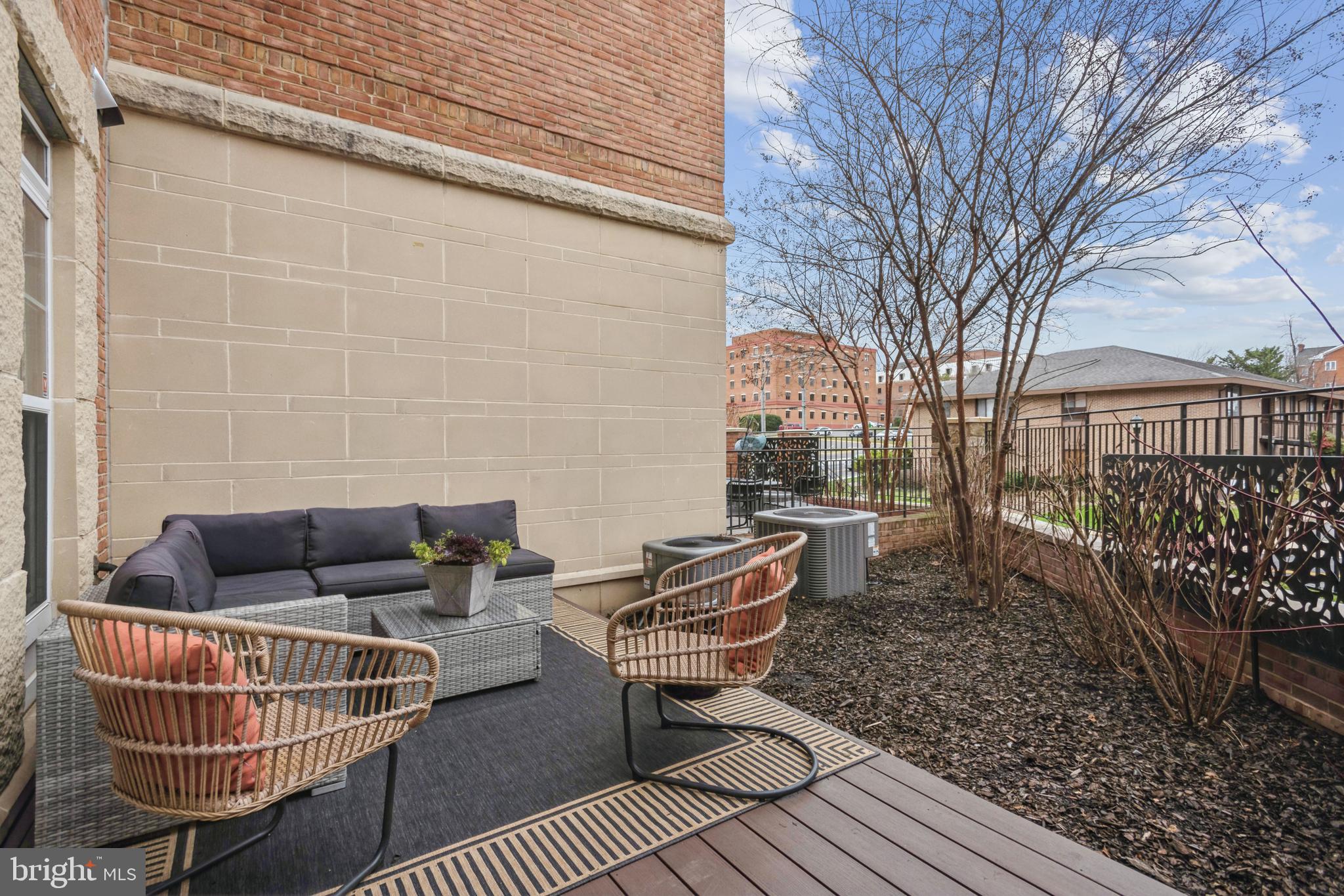 MAYFAIR ON MAIN - Residential