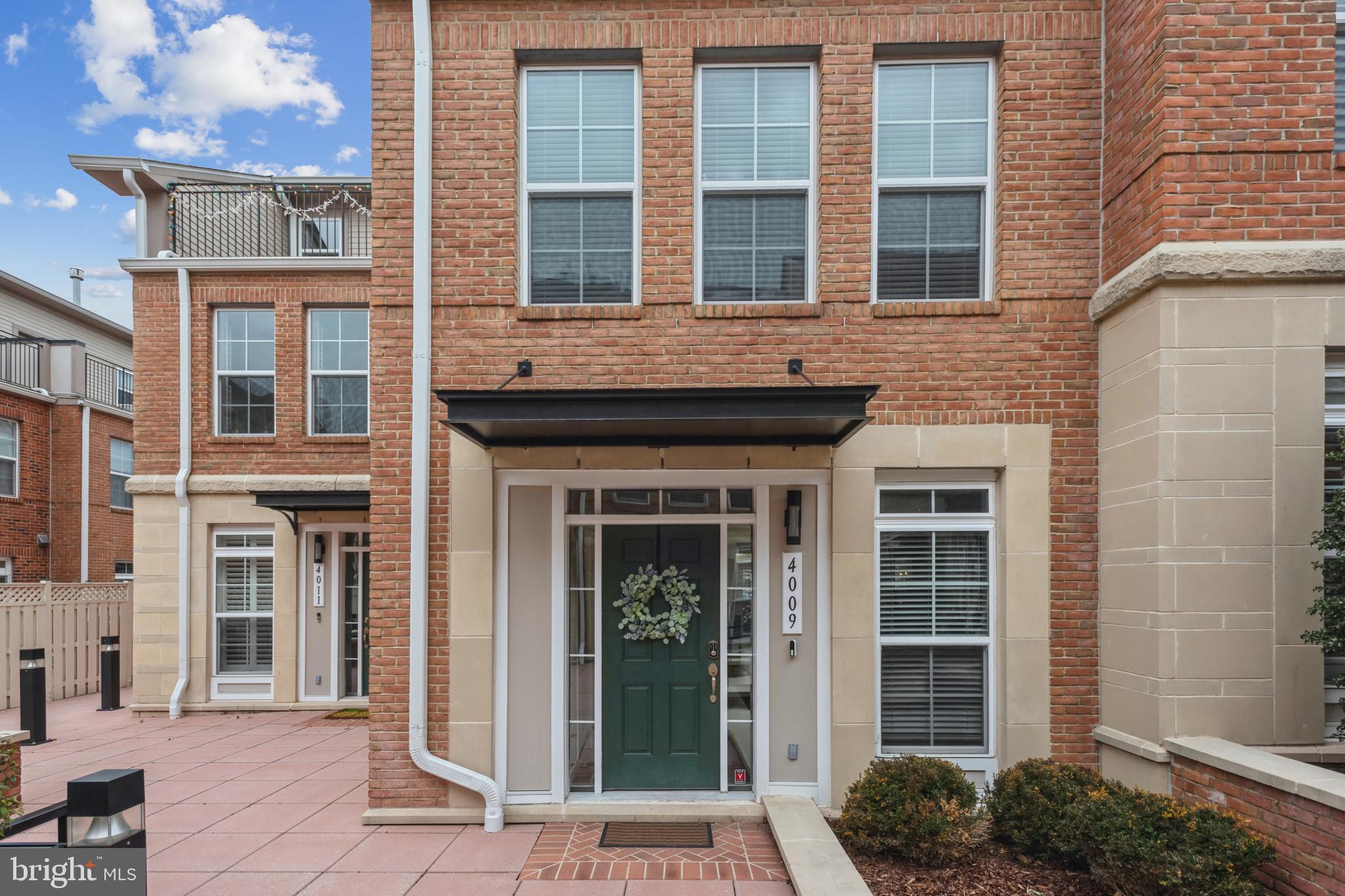 MAYFAIR ON MAIN - Residential