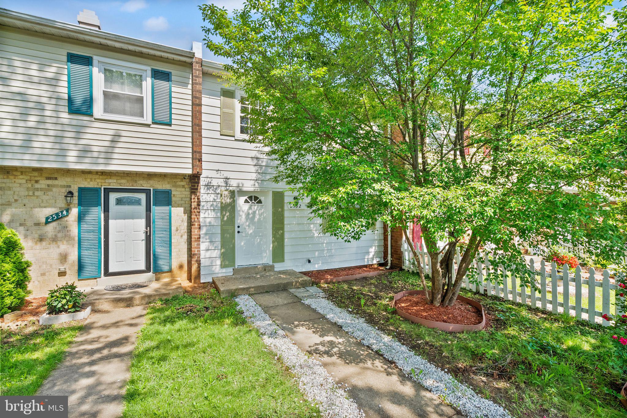 2532 SEDGEWICK PLACE