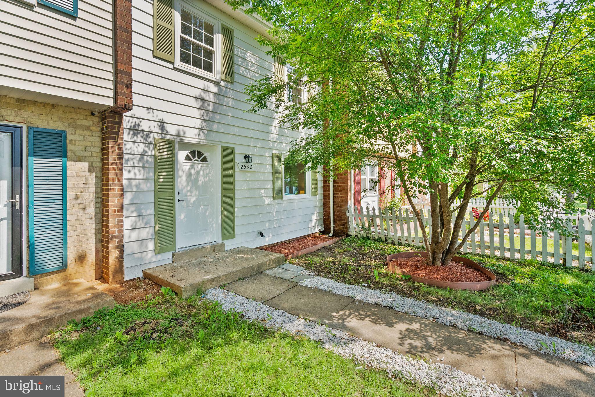 2532 SEDGEWICK PLACE