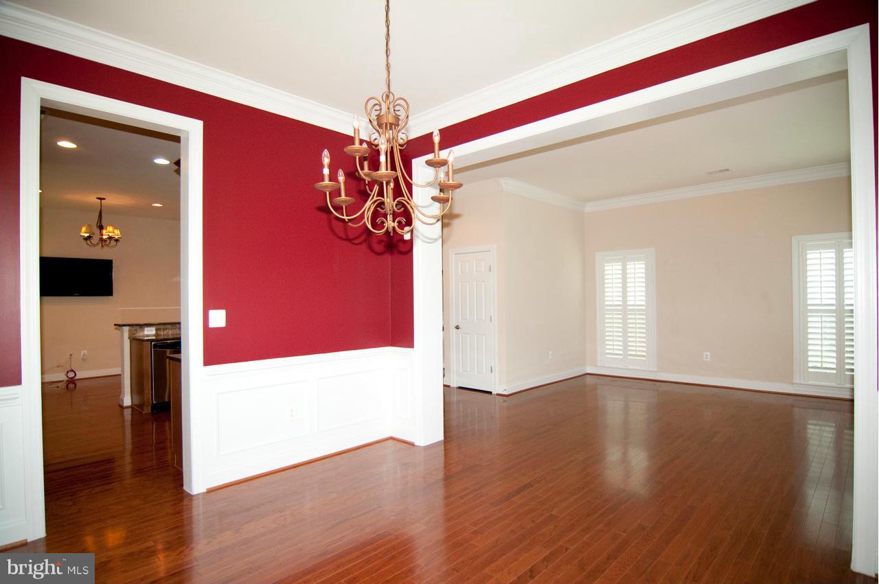 NORTHAMPTON - Residential