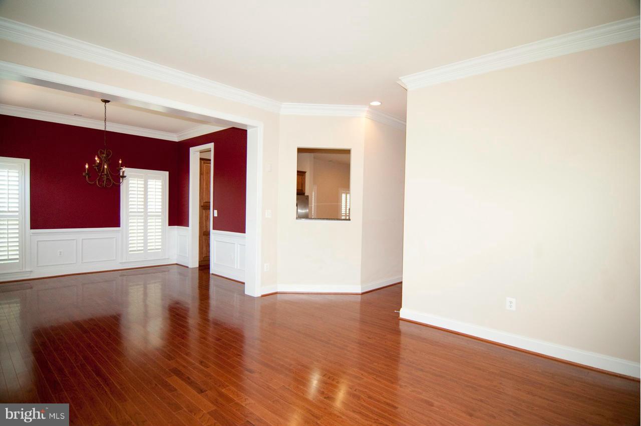 NORTHAMPTON - Residential