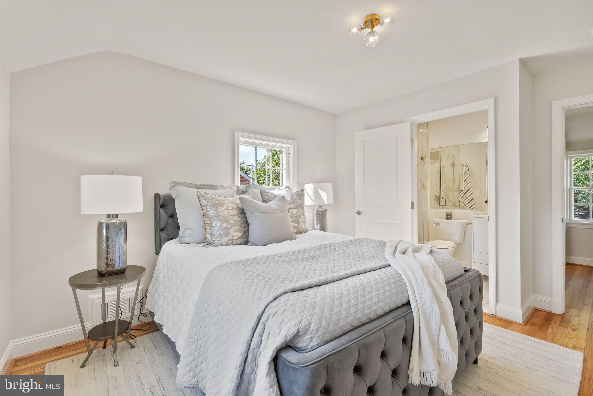 IVY HILL - Residential