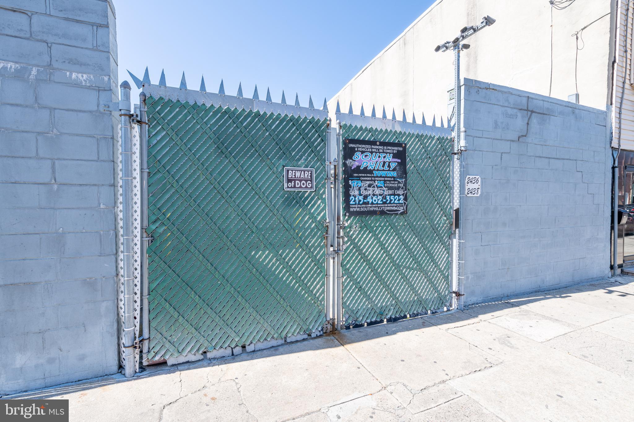 WHITMAN - Commercial Sale