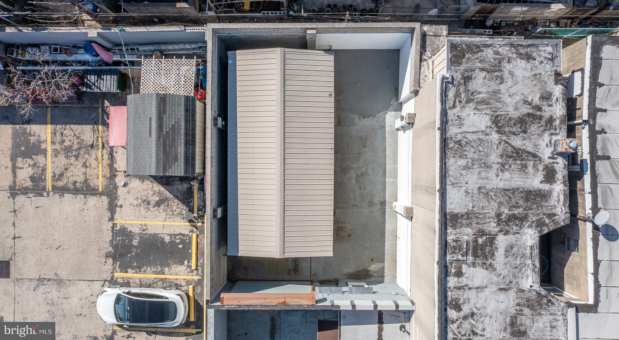 WHITMAN - Commercial Sale