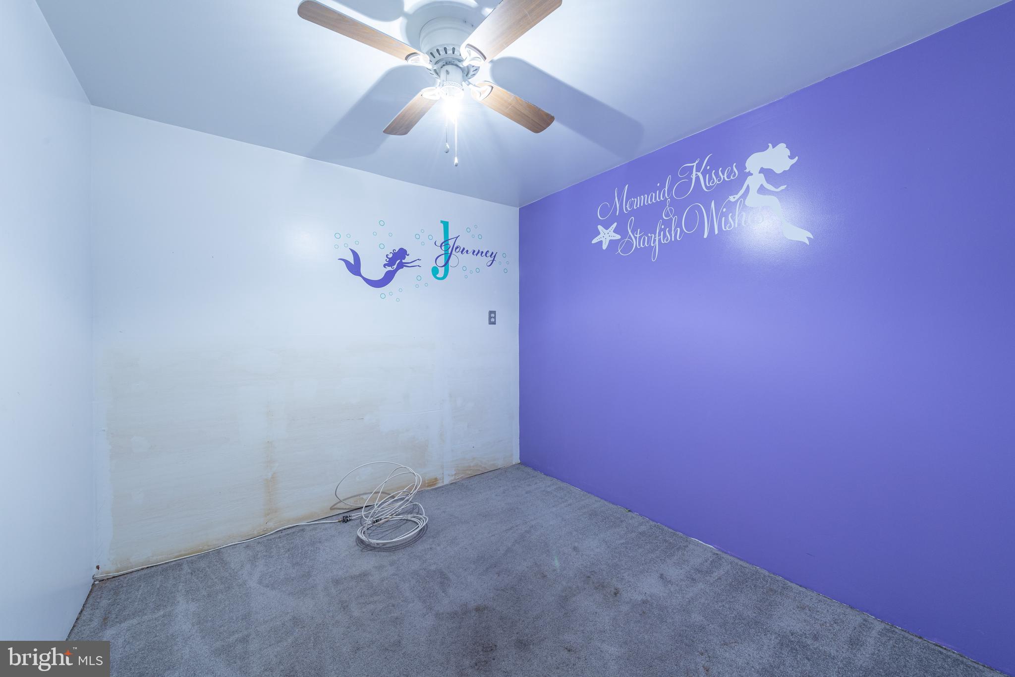 WHITMAN - Commercial Sale