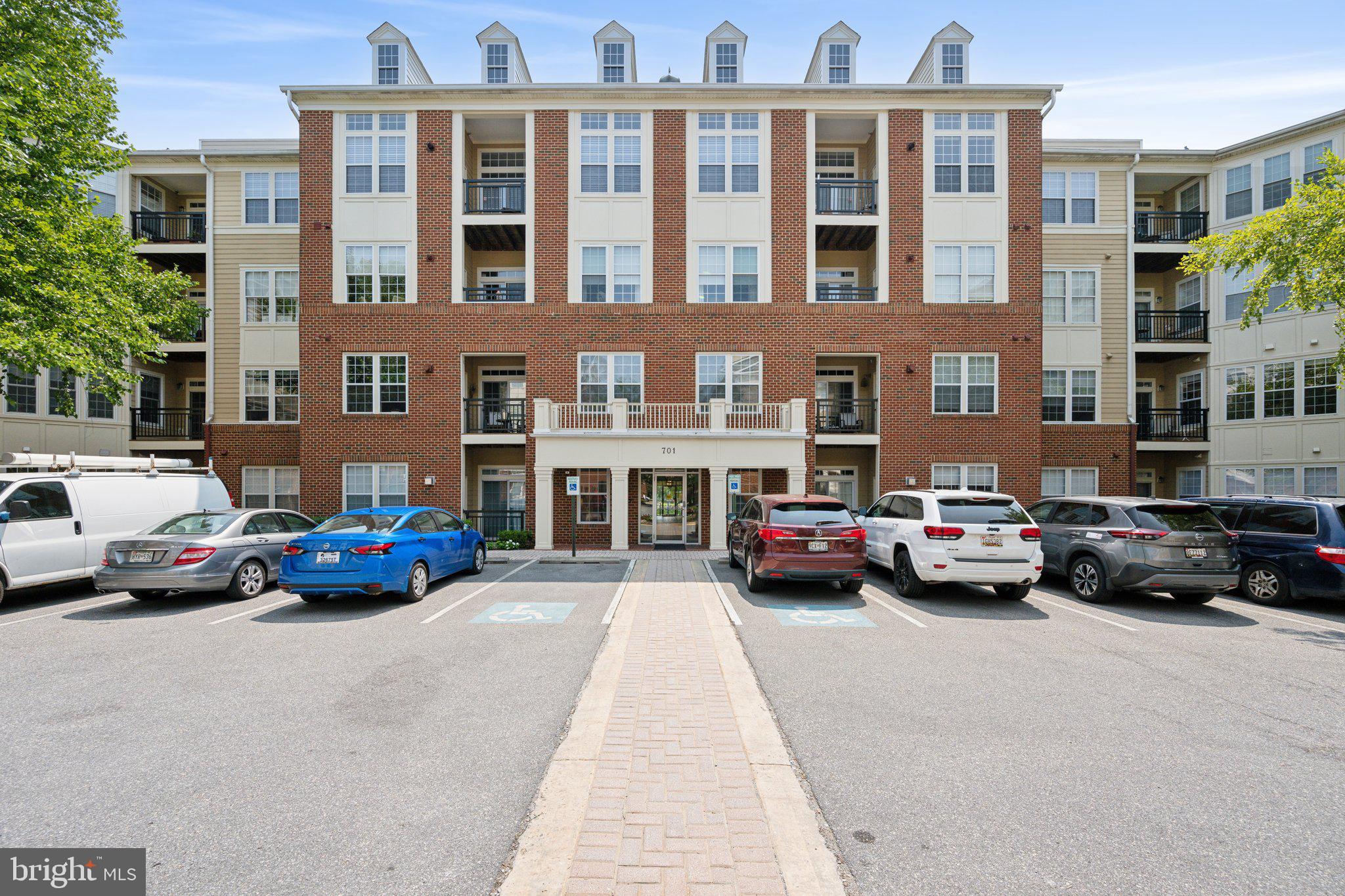 701 FALLSGROVE DRIVE 408