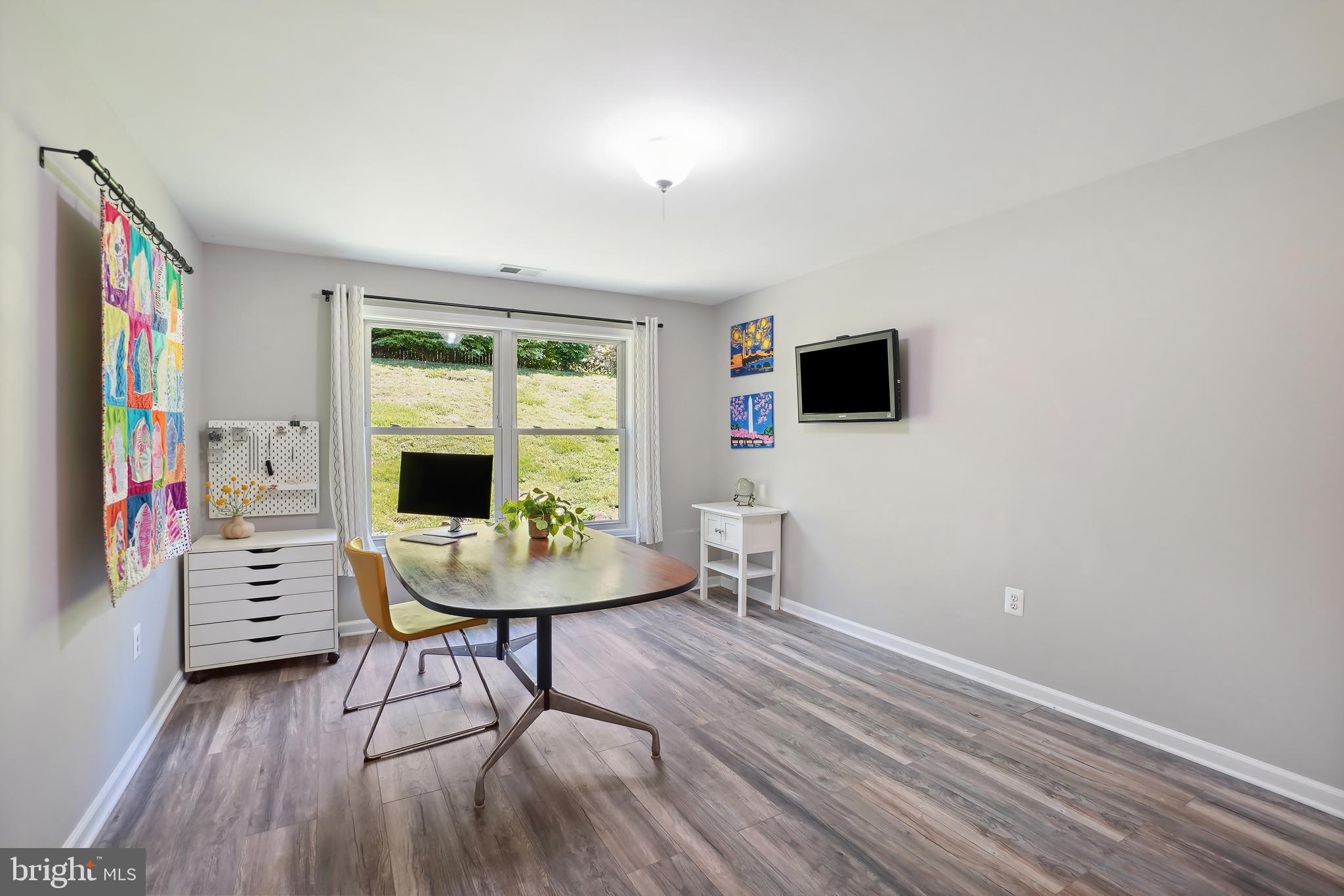 WILLIAMSBURG VILLAGE - Residential