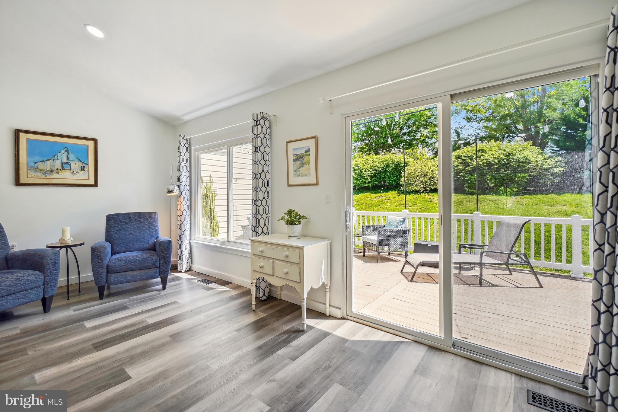 WILLIAMSBURG VILLAGE - Residential