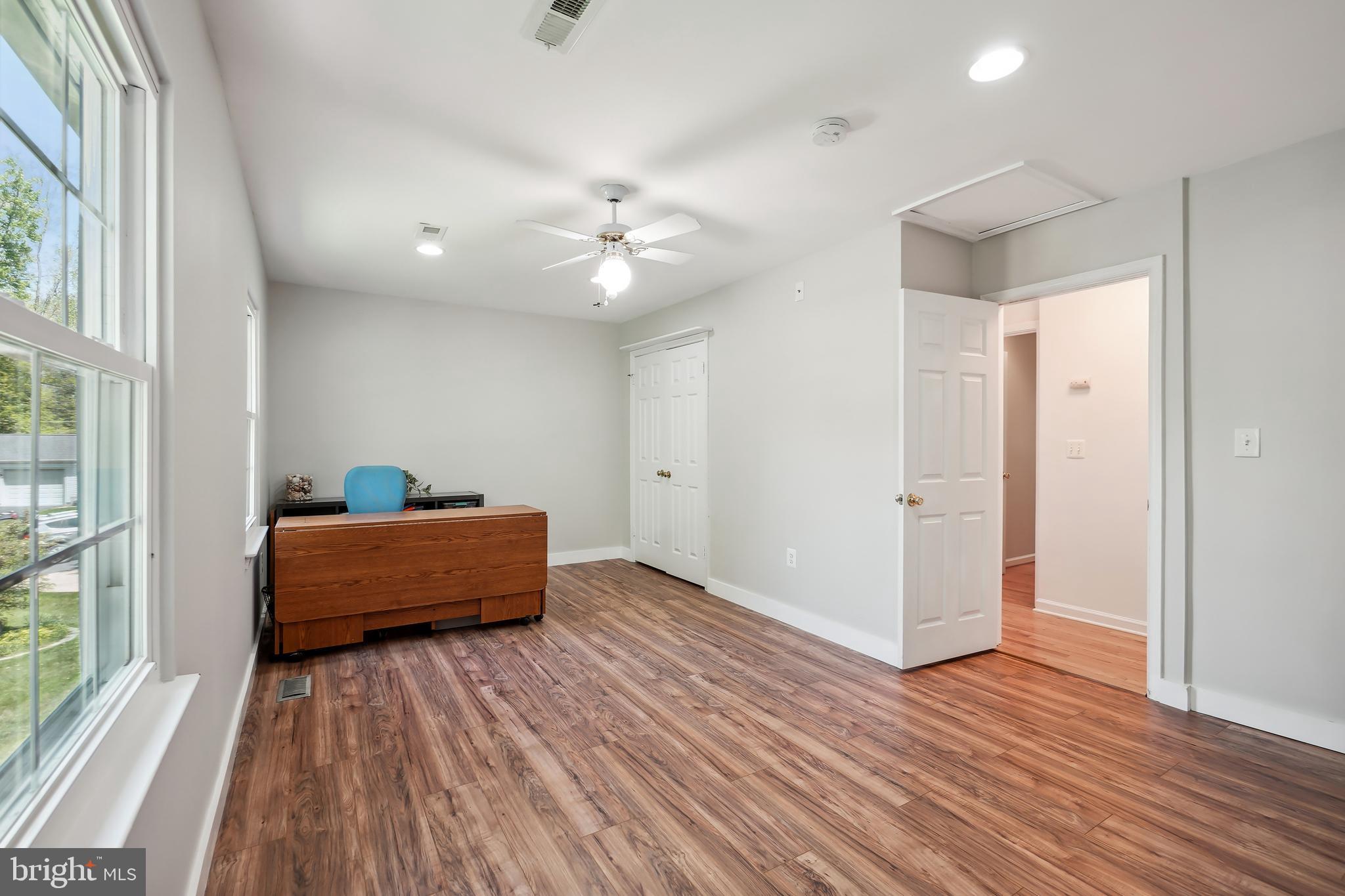 WILLIAMSBURG VILLAGE - Residential