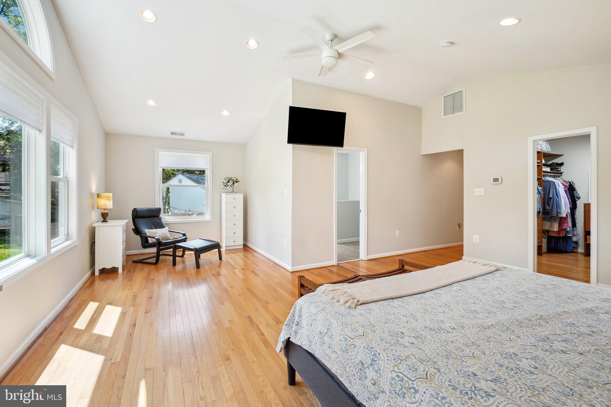 WILLIAMSBURG VILLAGE - Residential